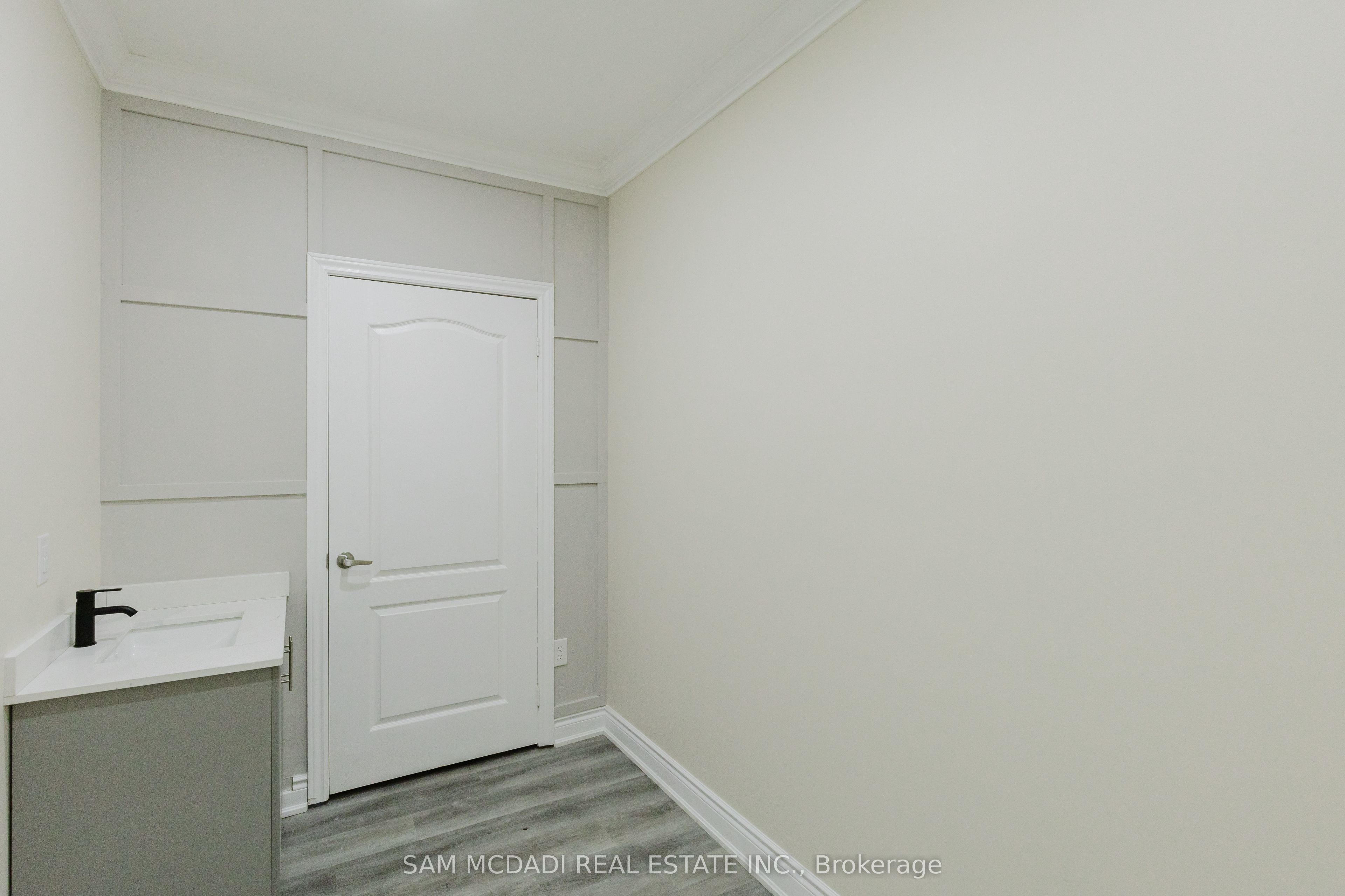 #4 Offices - 728 Main Street Property Photo 25