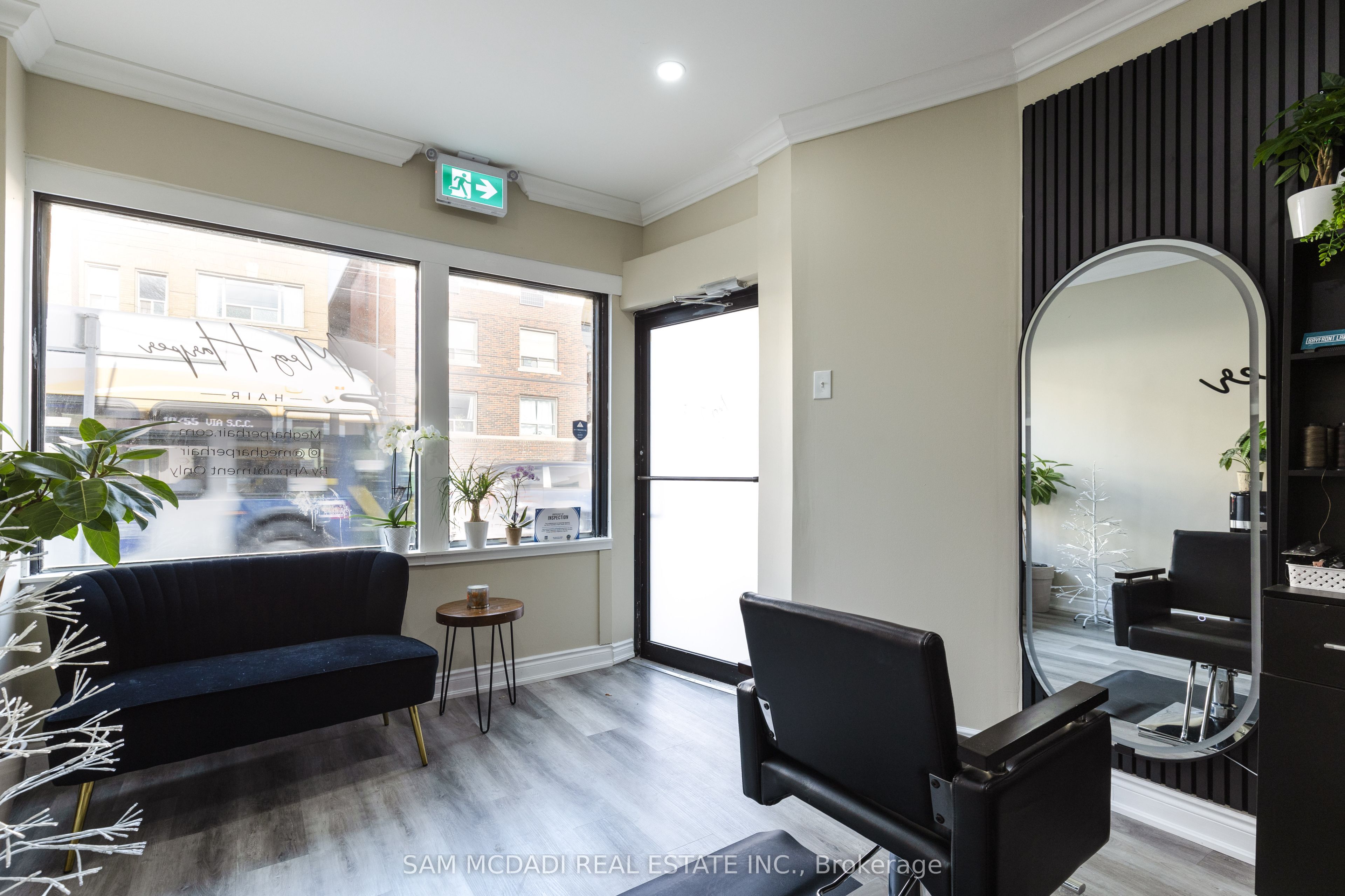 #single Office - 728 Main Street Property Photo 3