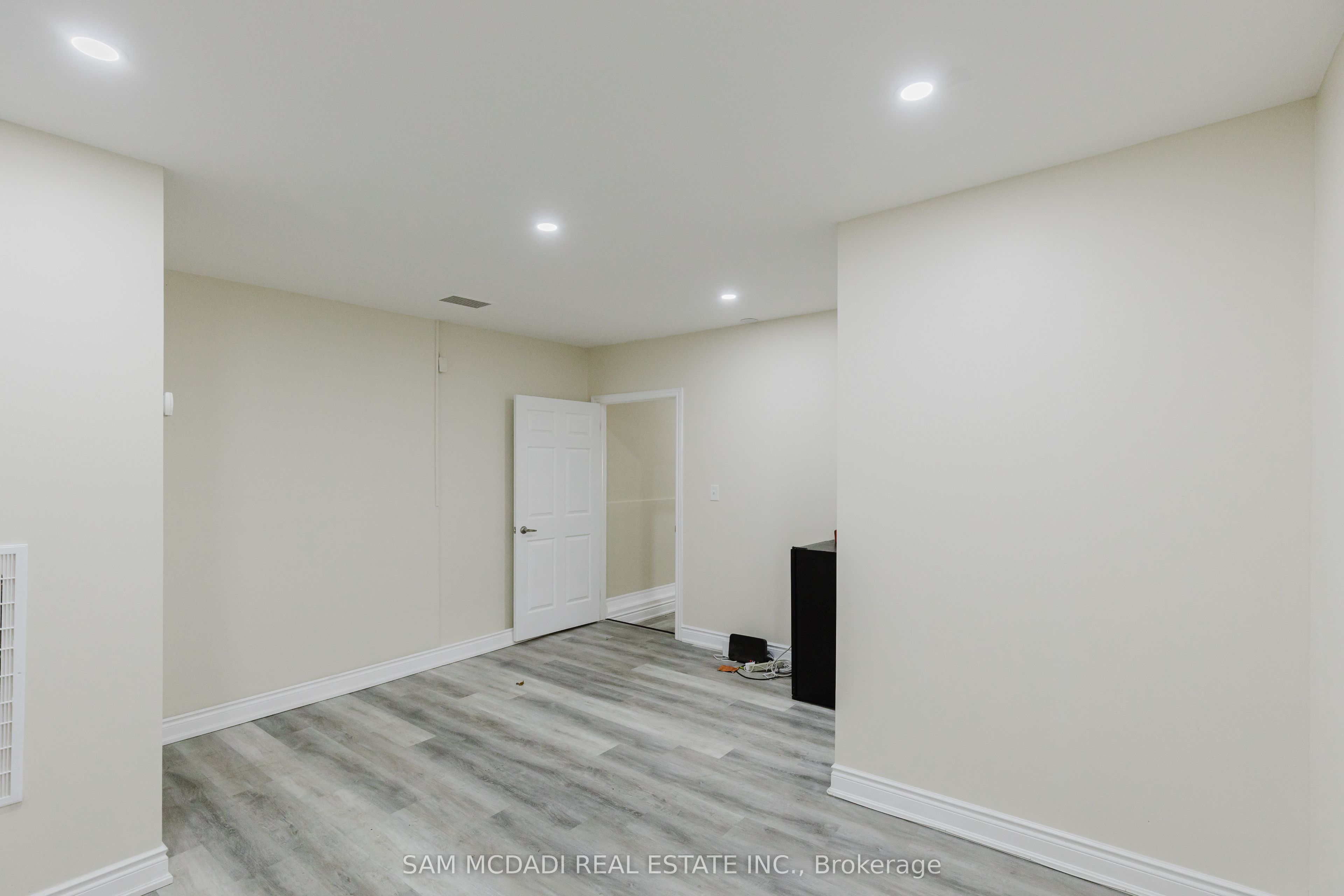 #single Office - 728 Main Street Property Photo 29
