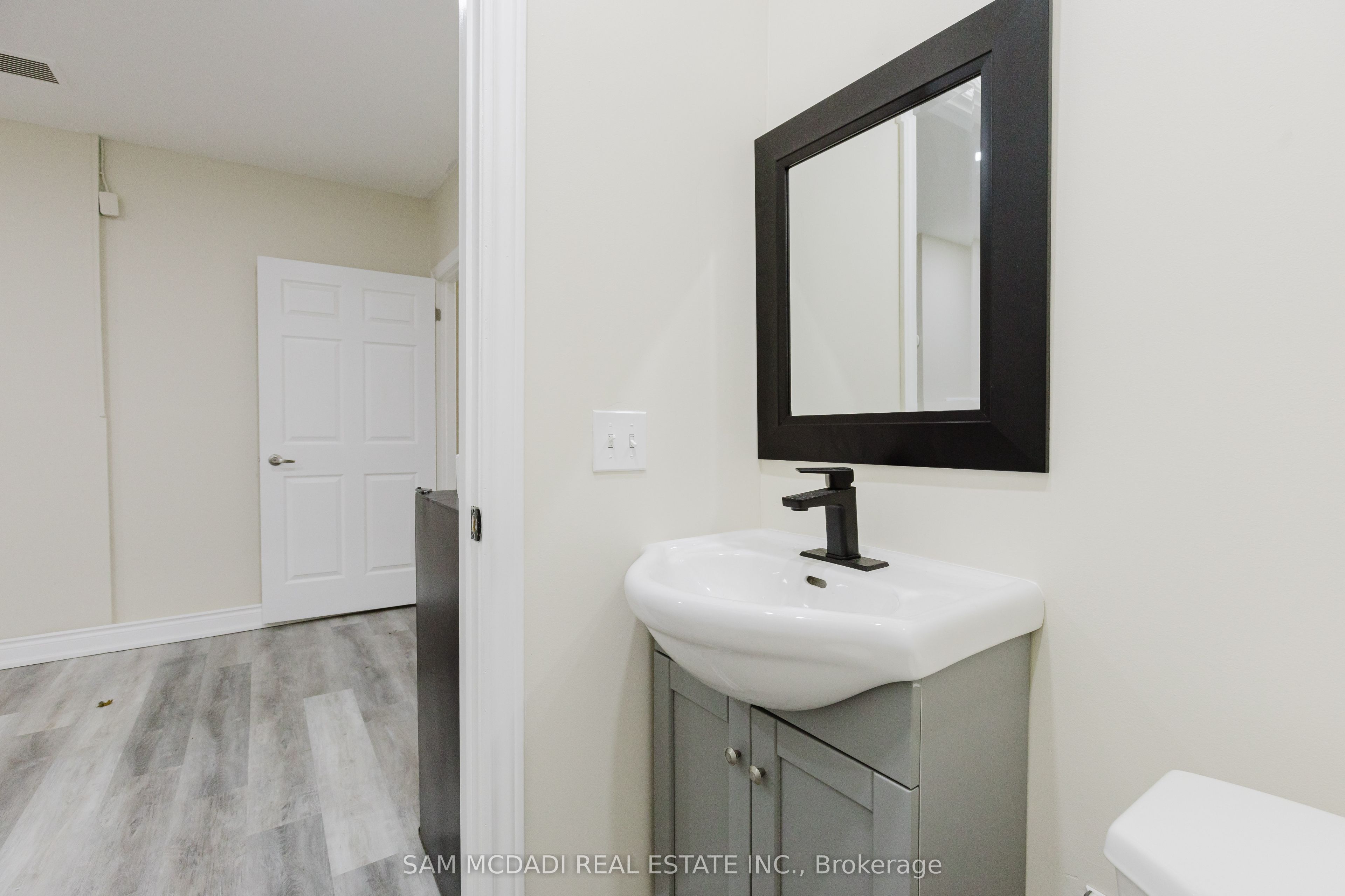#single Office - 728 Main Street Property Photo 32