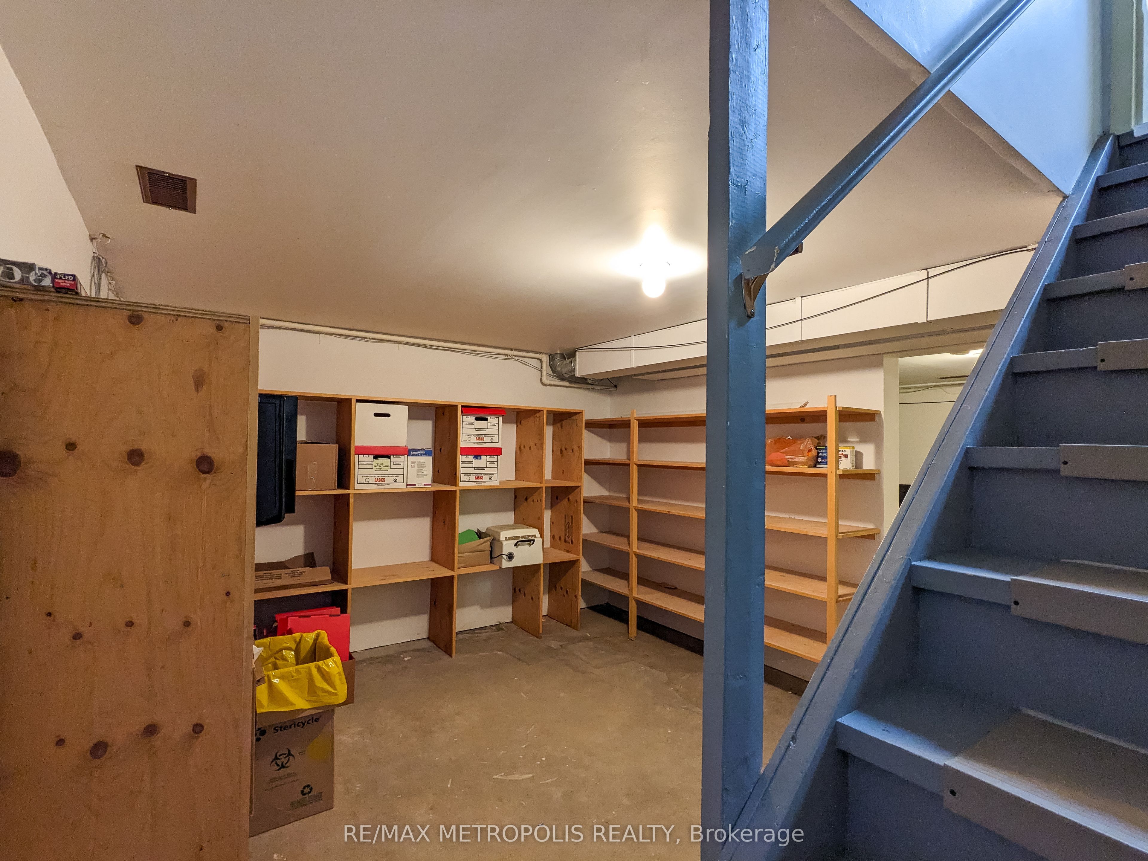 140 Cameron Street Property Photo 16