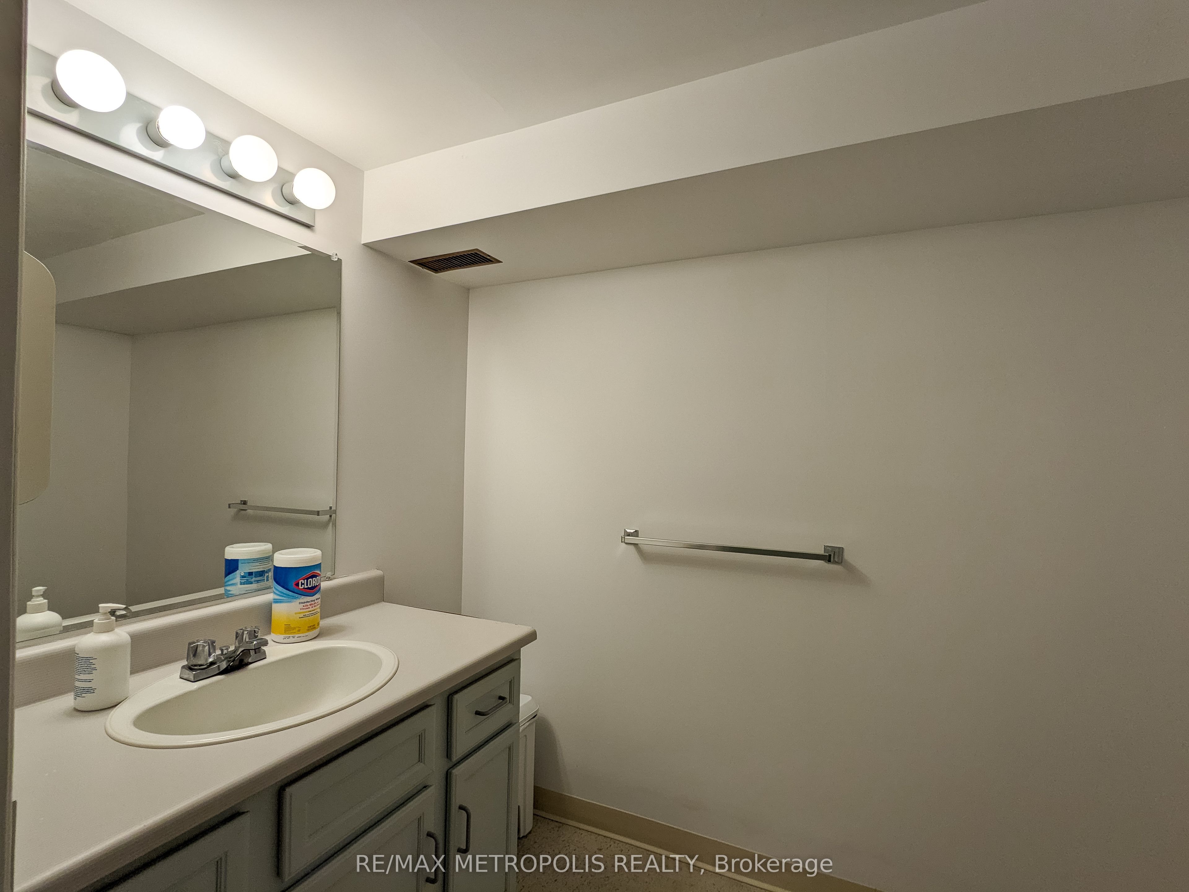 140 Cameron Street Property Photo 23