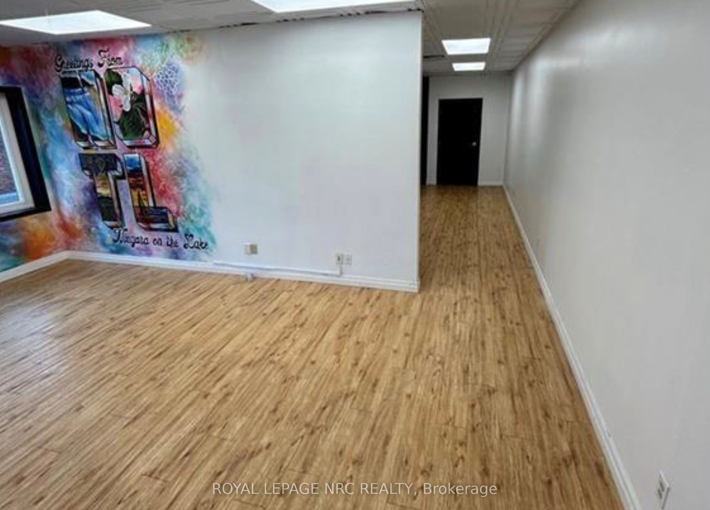 376 Mary St Property Photo 3