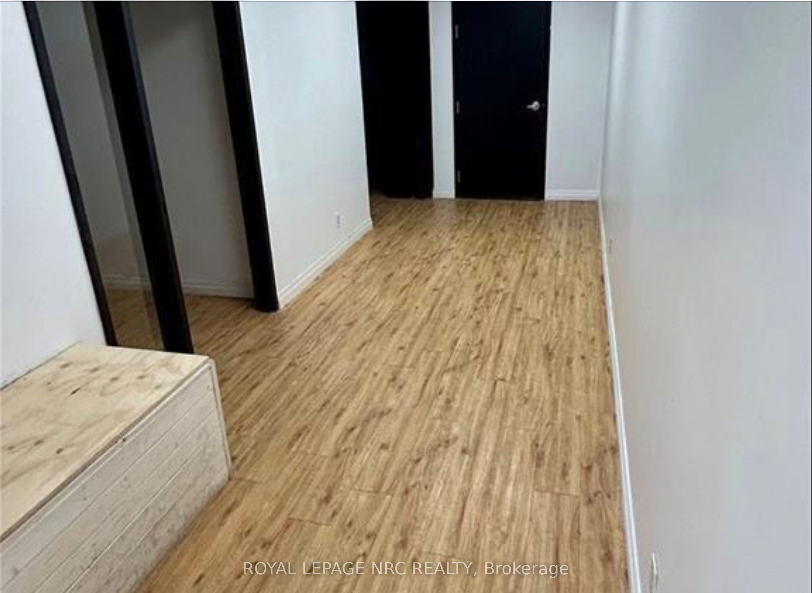 376 Mary St Property Photo 5