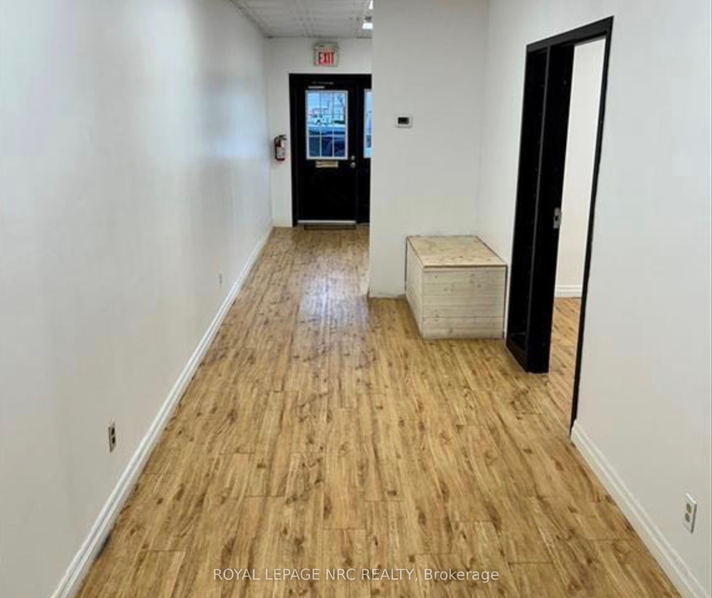 376 Mary St Property Photo 6
