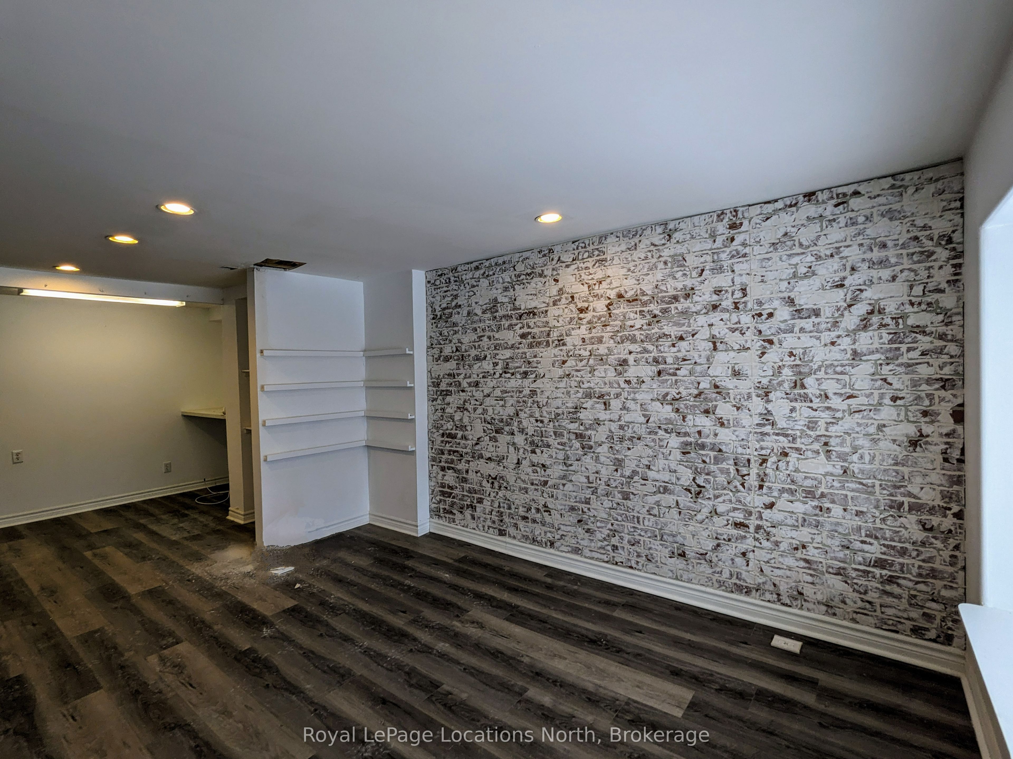 #1 - 164 Clark Street Property Photo 4