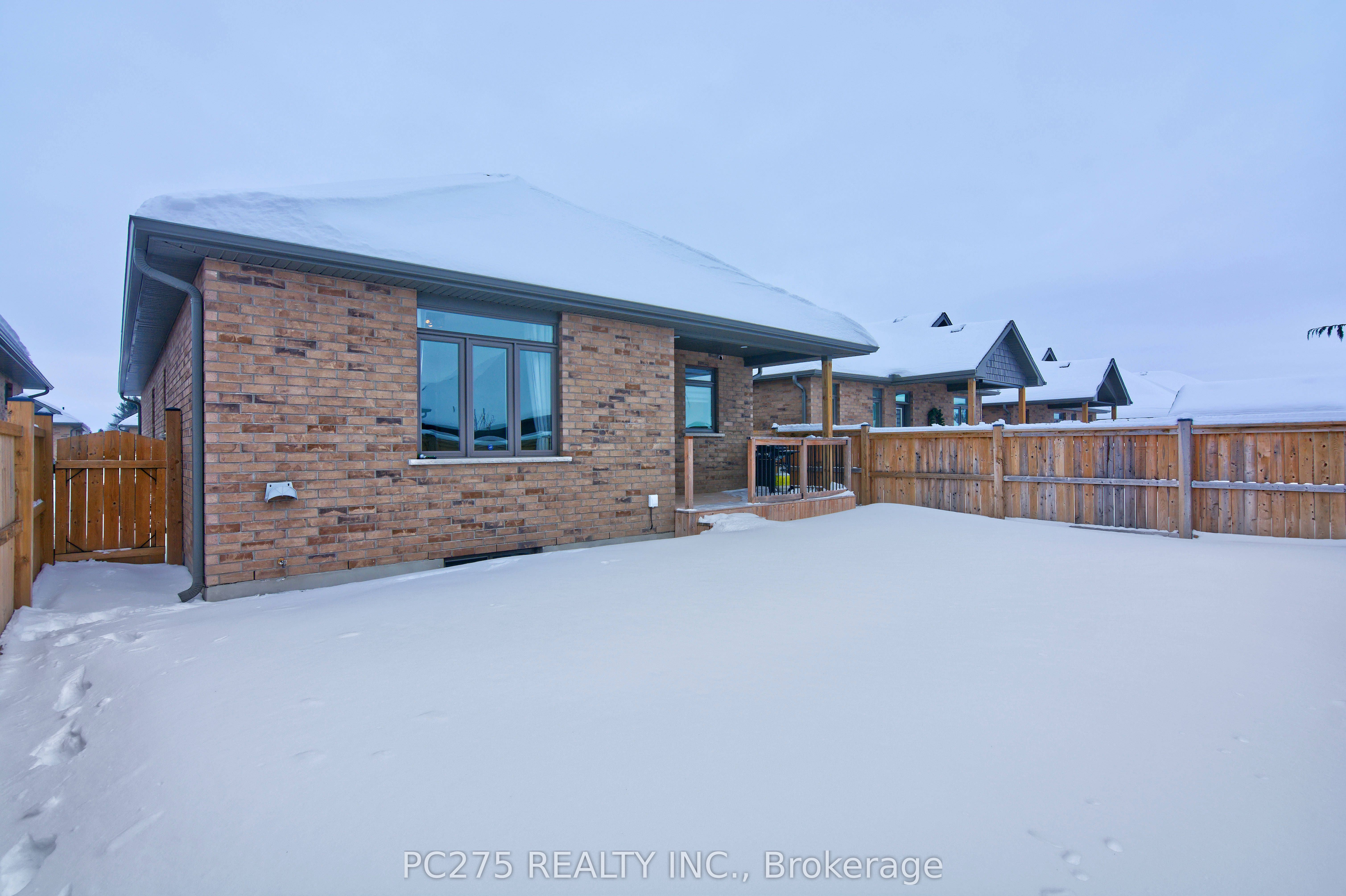#41 - 159 Collins Way Property Photo 30