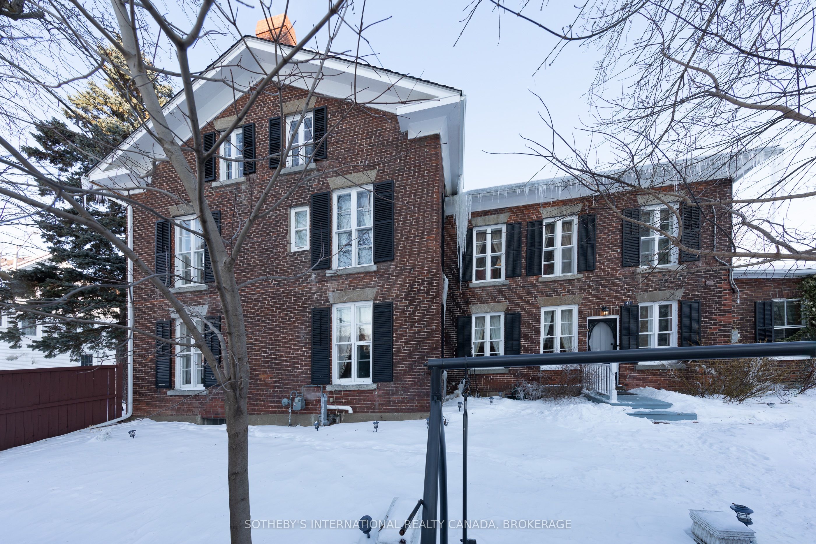 40 First Street Property Photo 3