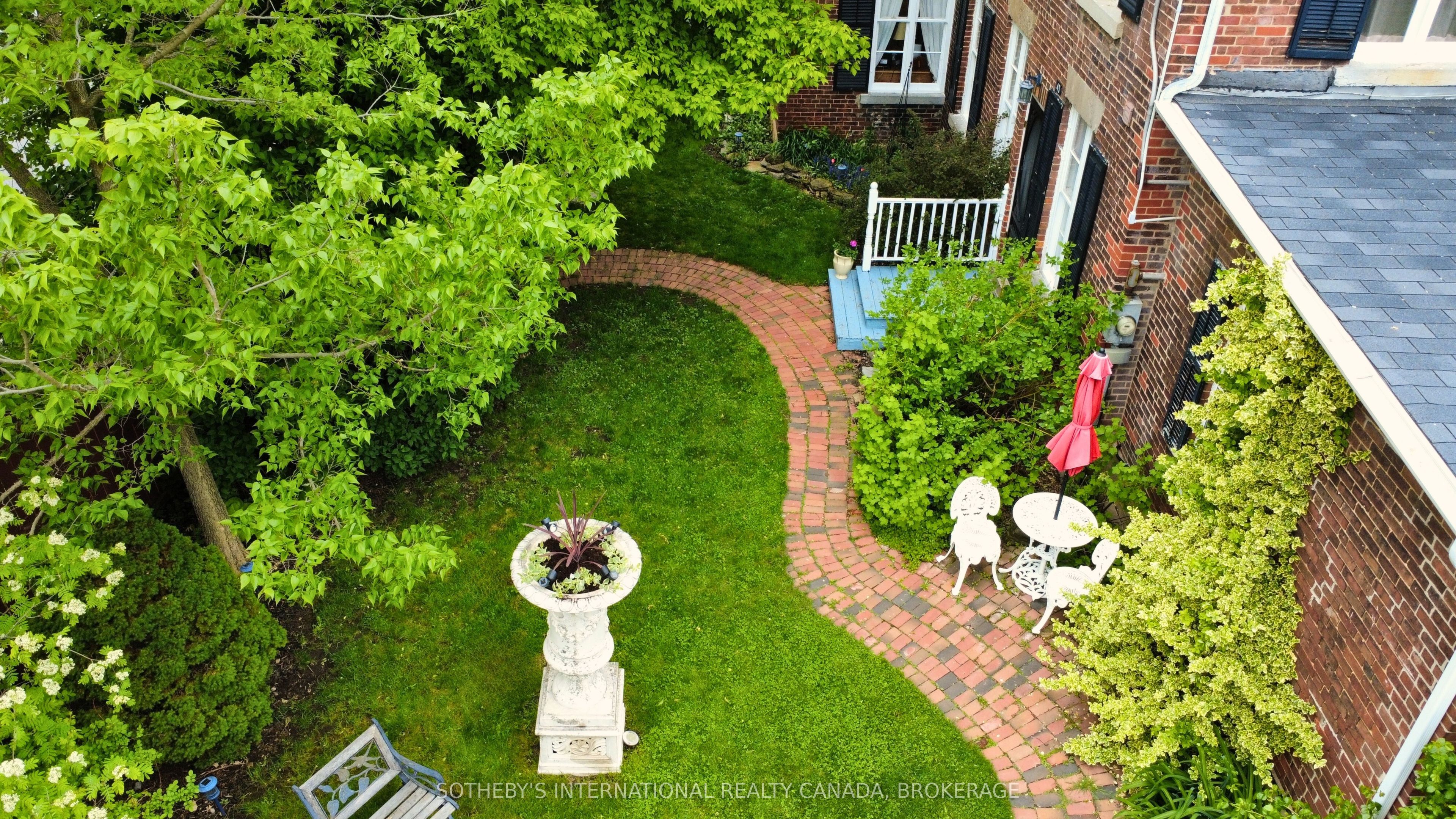 40 First Street Property Photo 36