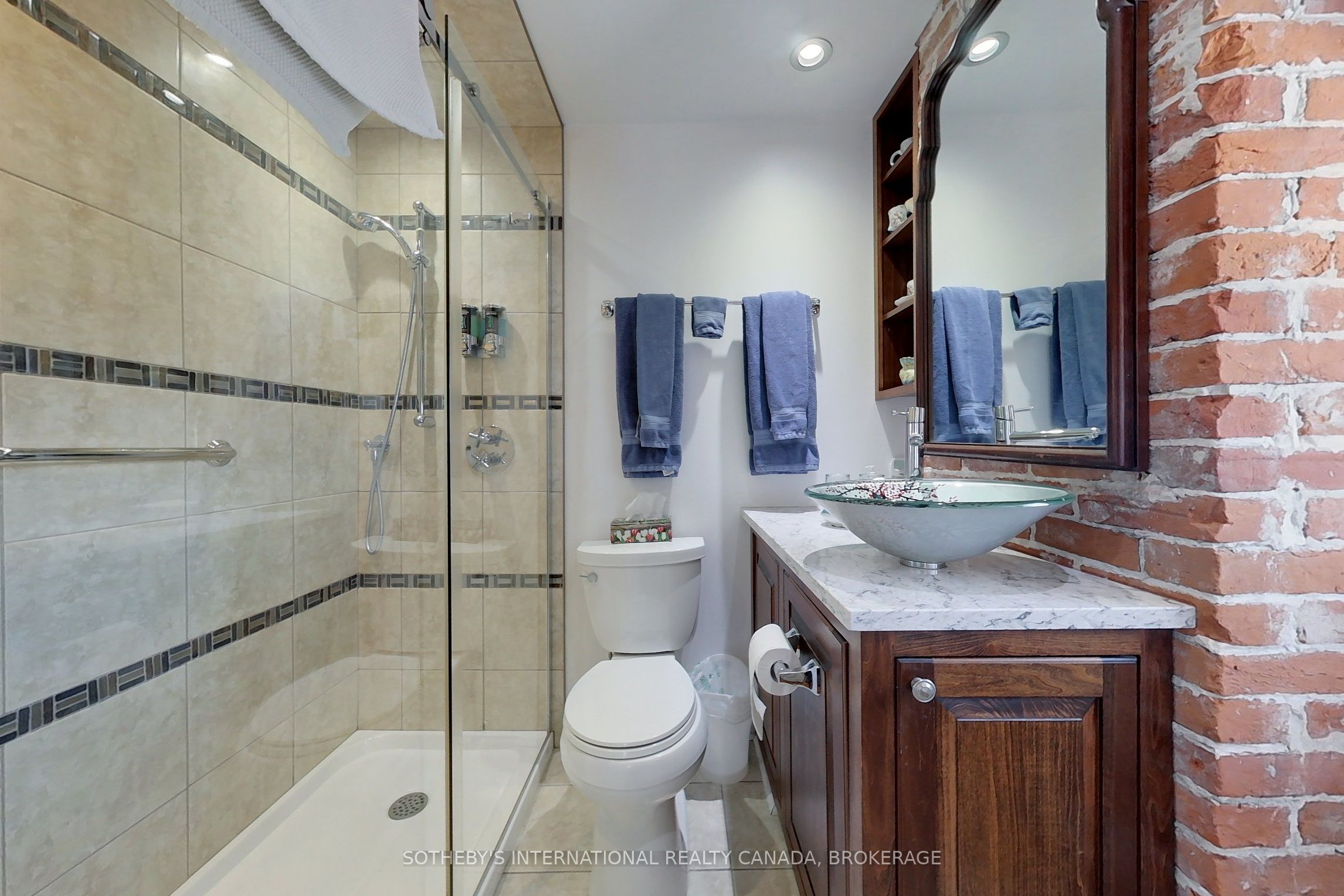 40 First Street W Property Photo 19