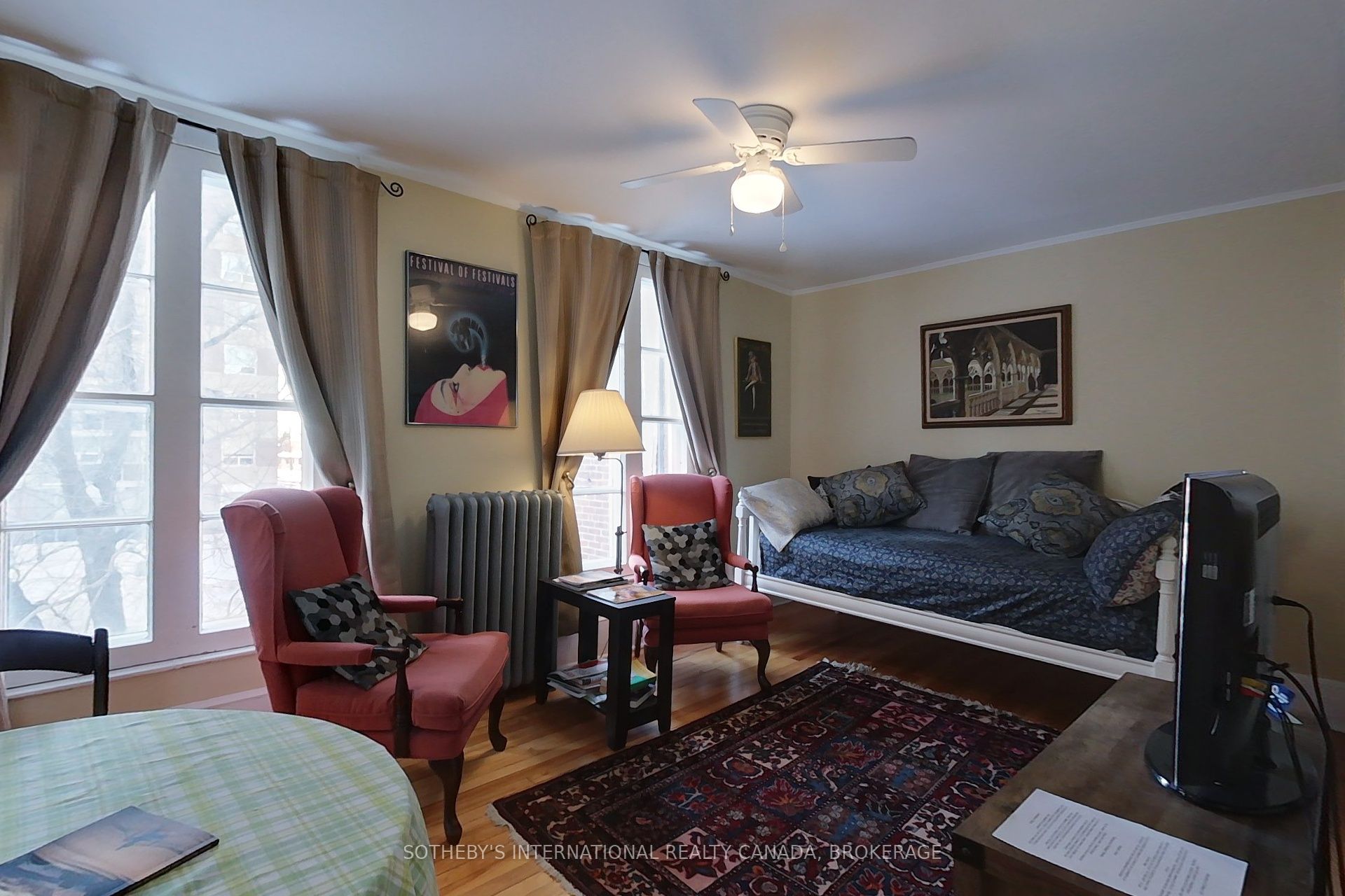 40 First Street W Property Photo 27