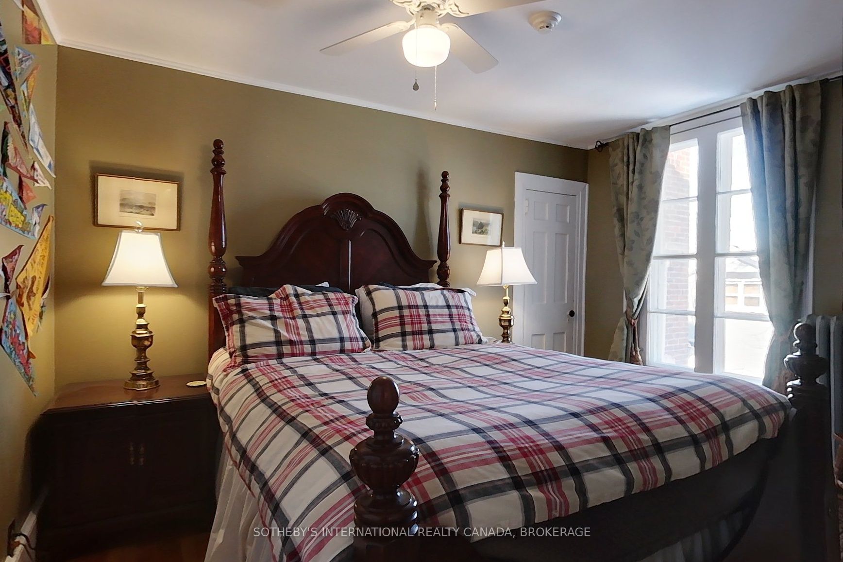 40 First Street W Property Photo 28