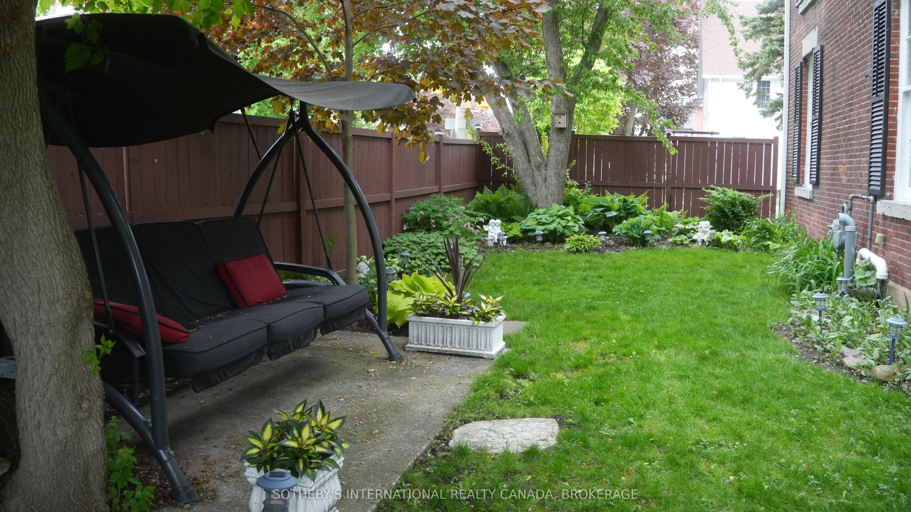 40 First Street W Property Photo 38