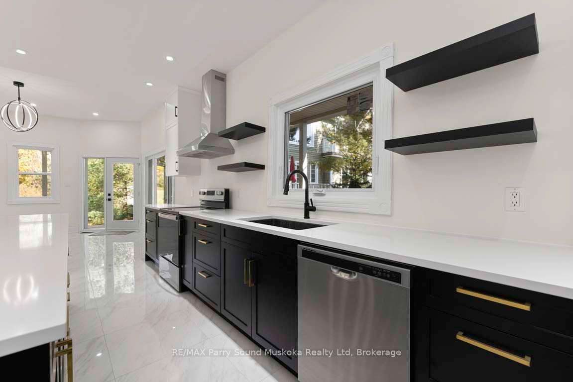 14-16 Knowles Crescent Property Photo 11