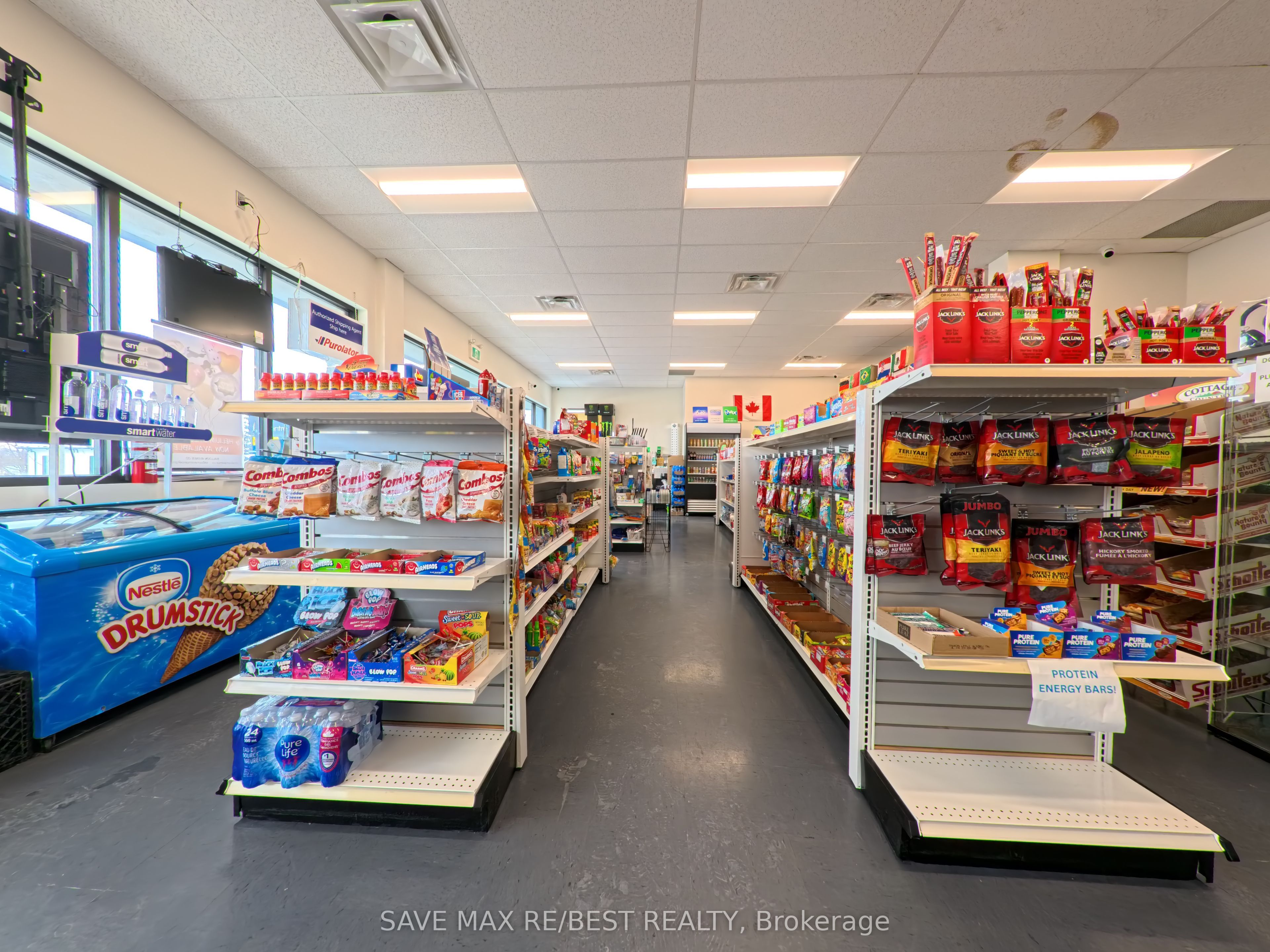 801 Dundas Street Property Photo 7