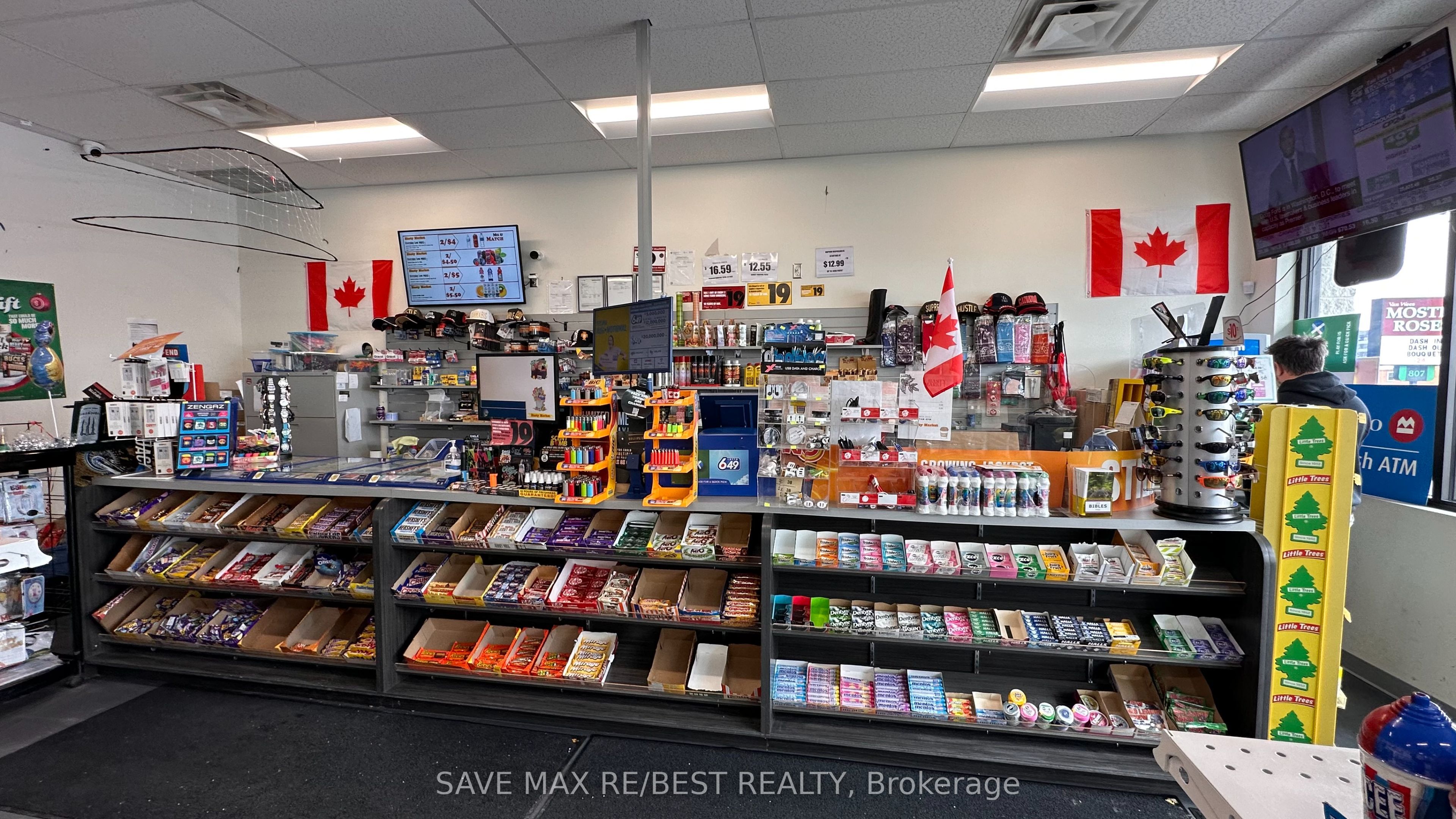 801 Dundas Street Property Photo 8