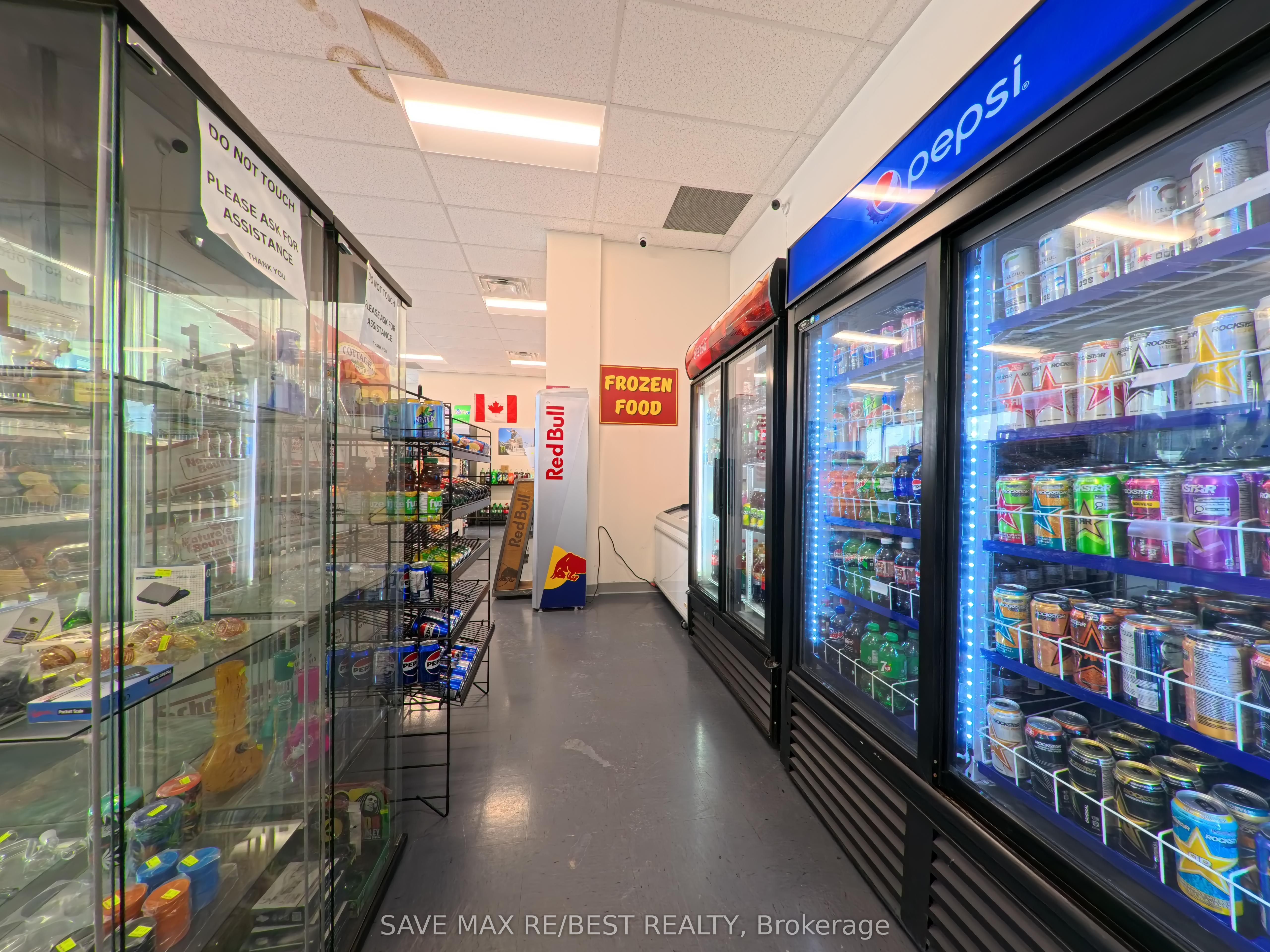 801 Dundas Street Property Photo 12