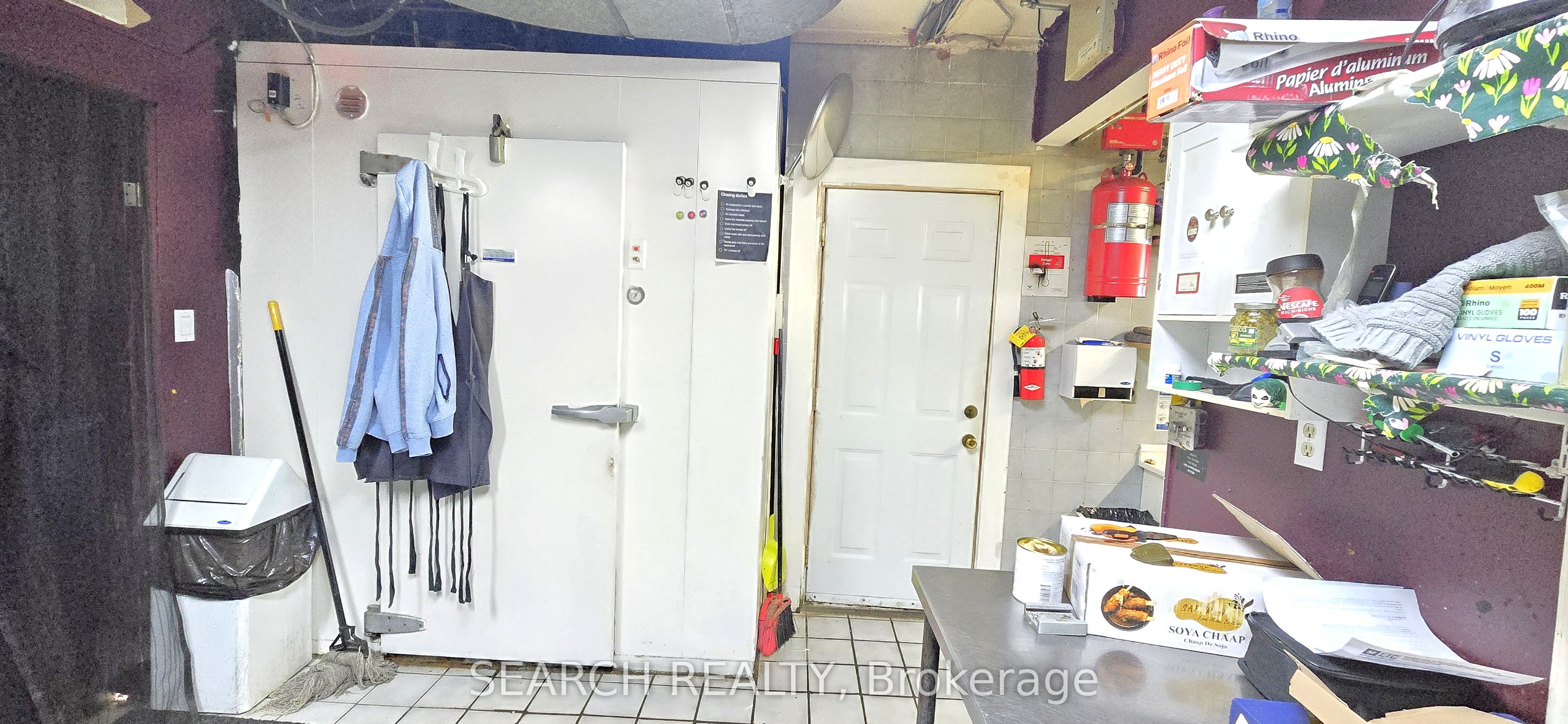 1077 Weber St E Property Photo 8
