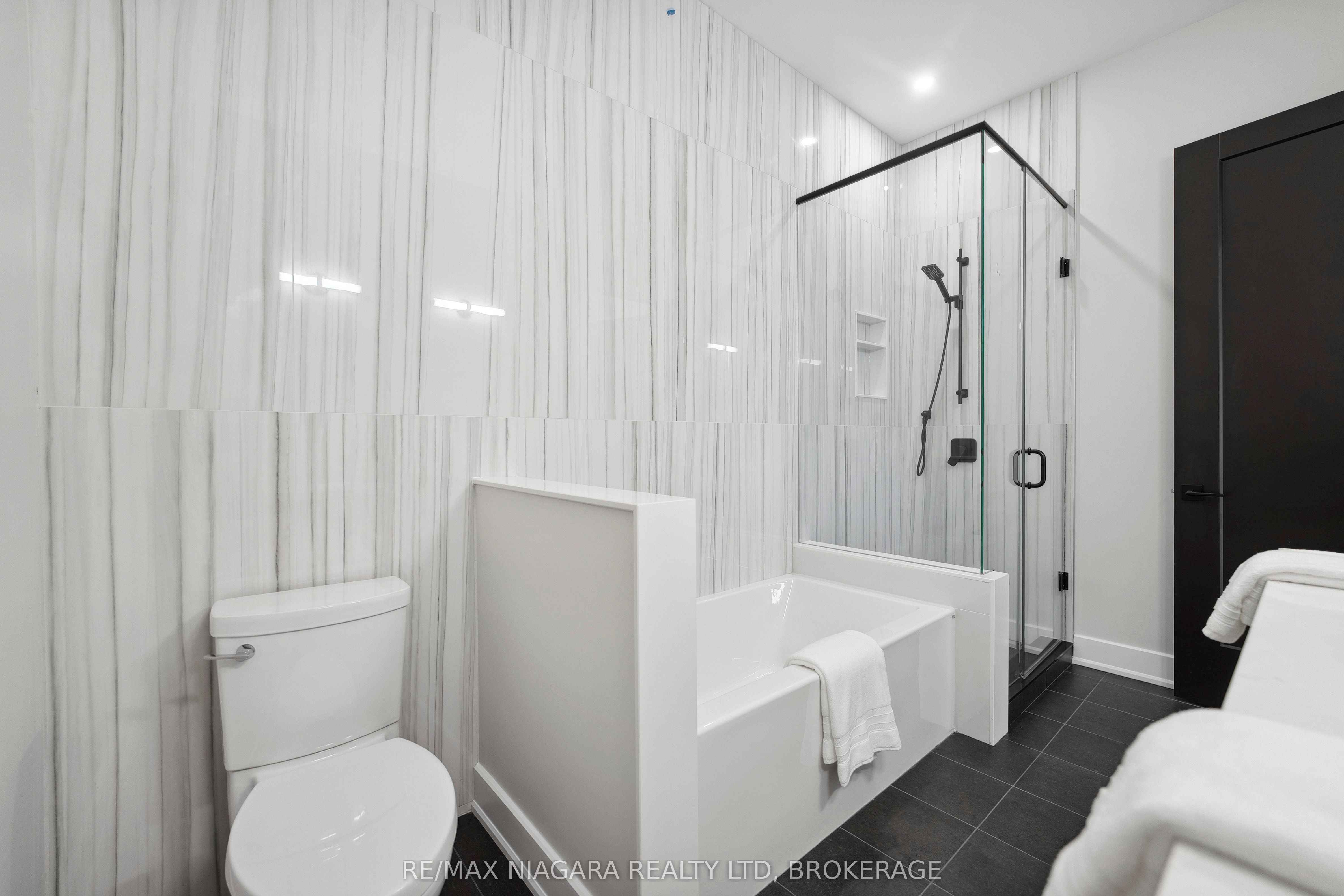 #10 - 41 Ivy Crescent Property Photo 27
