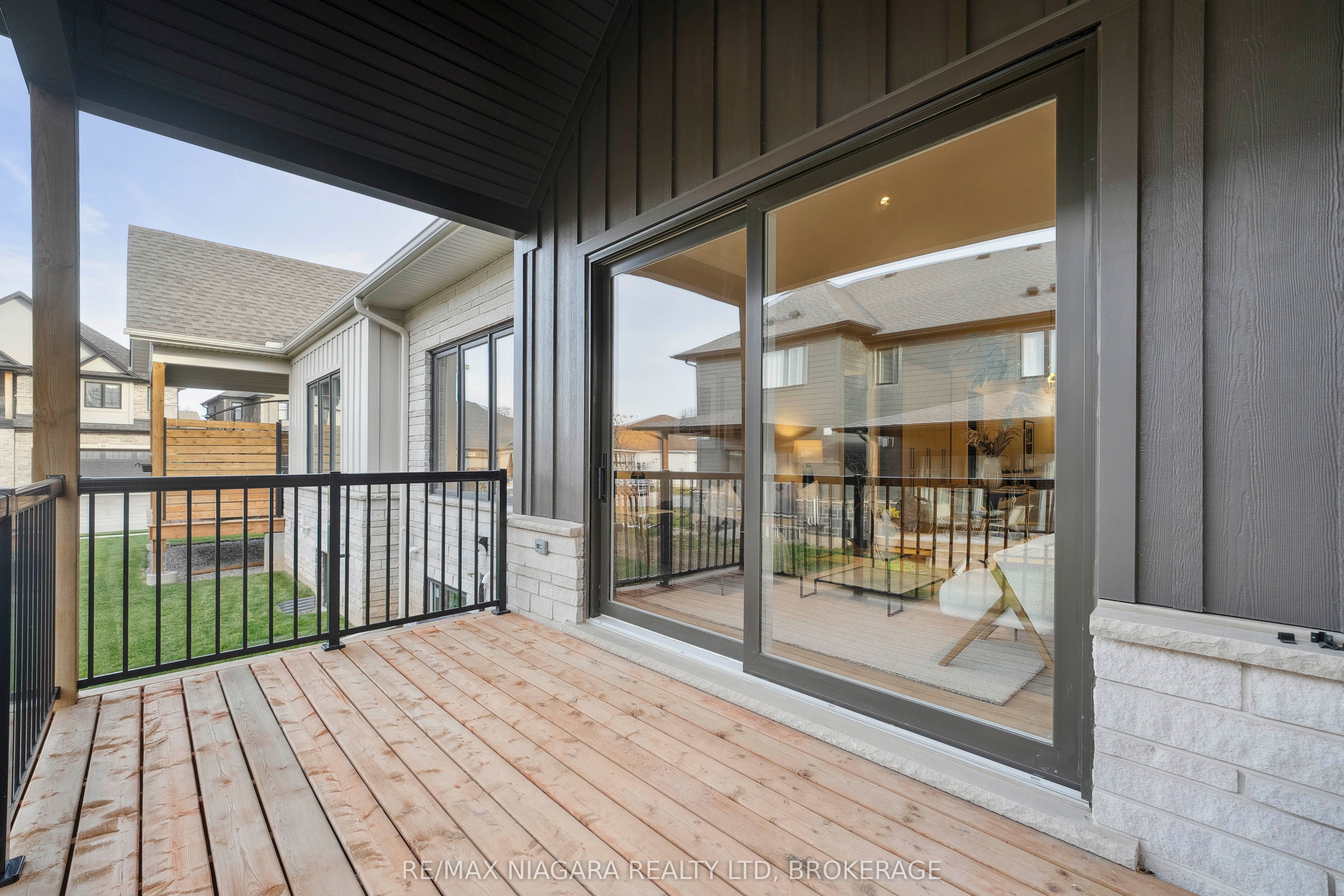 #10 - 41 Ivy Crescent Property Photo 32