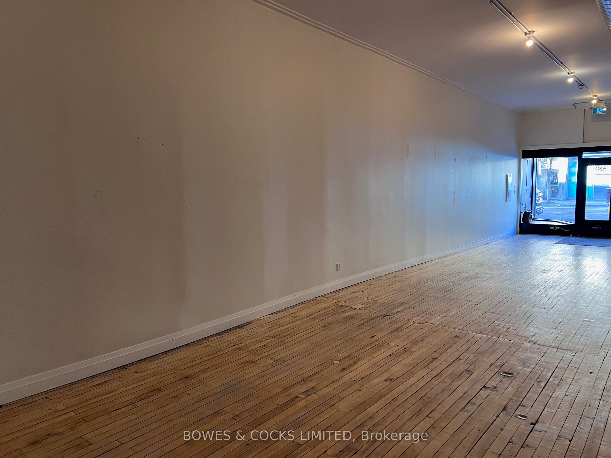 388 George St N Property Photo 5