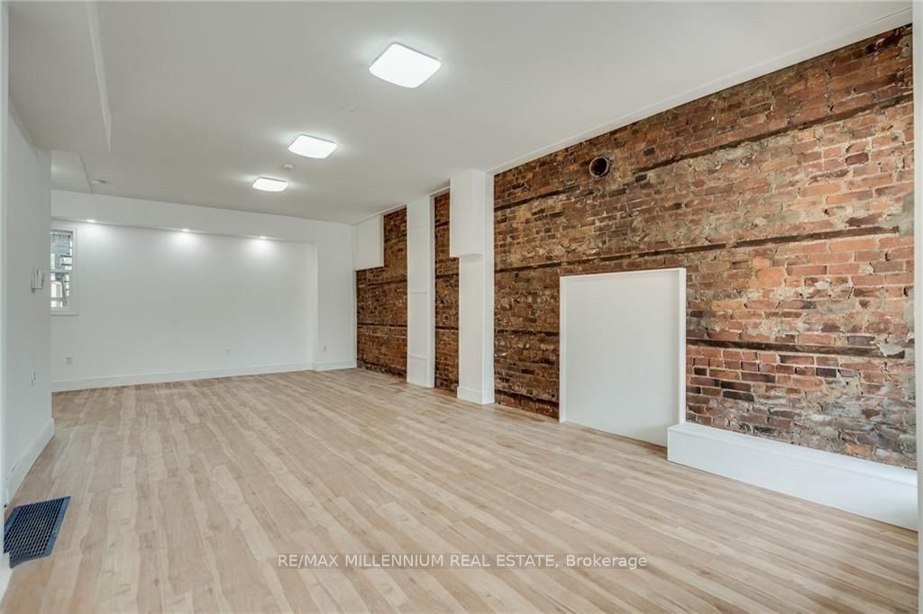 363 Barton Street Property Photo 2