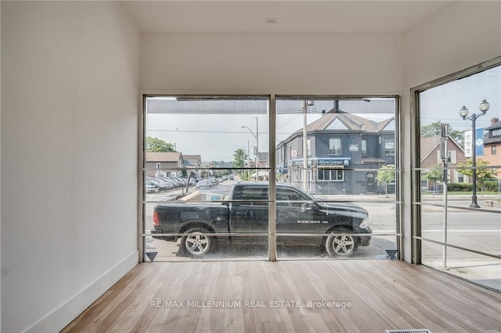 363 Barton Street Property Photo 6
