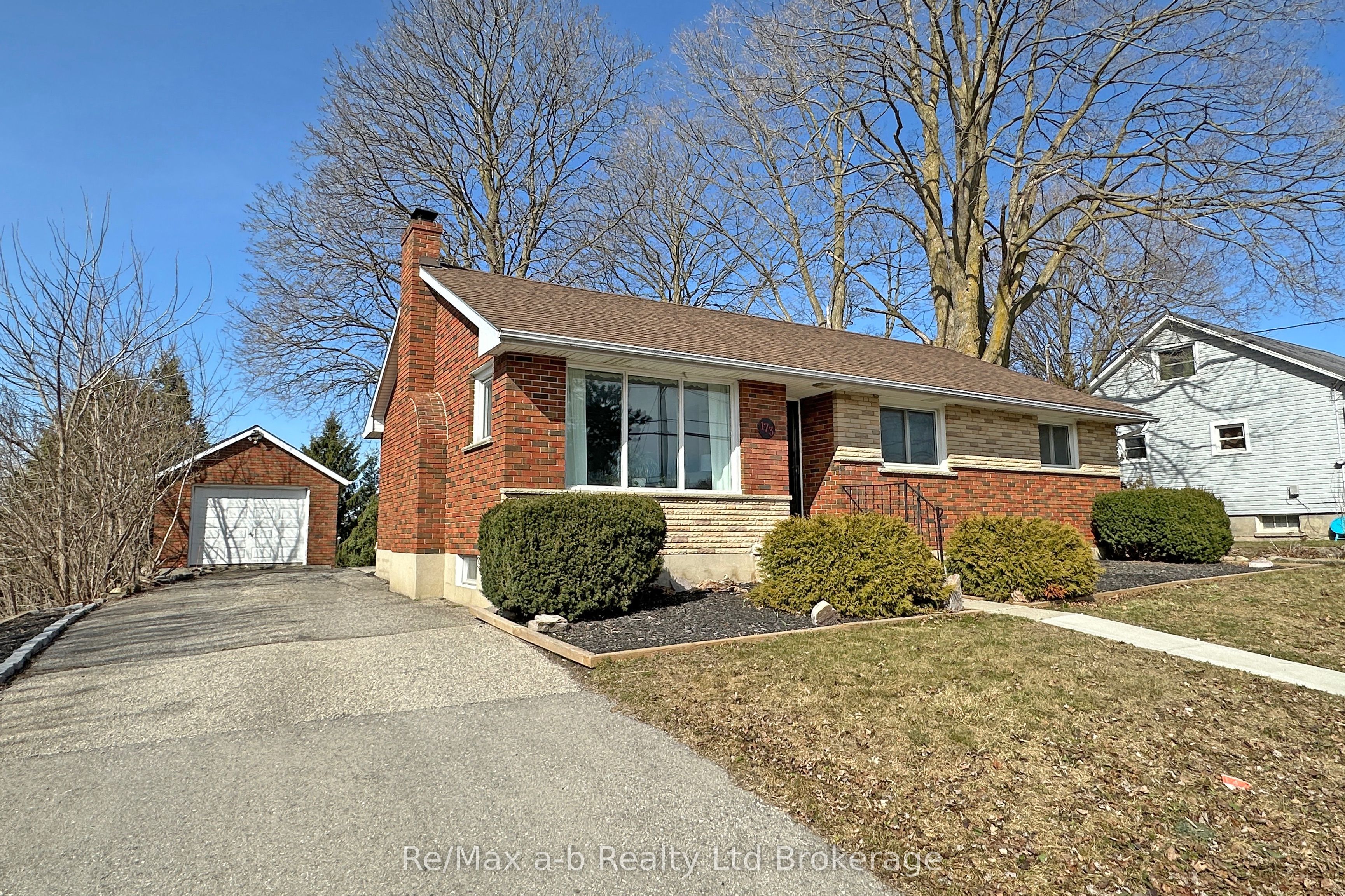 173 Park Row Property Photo 1
