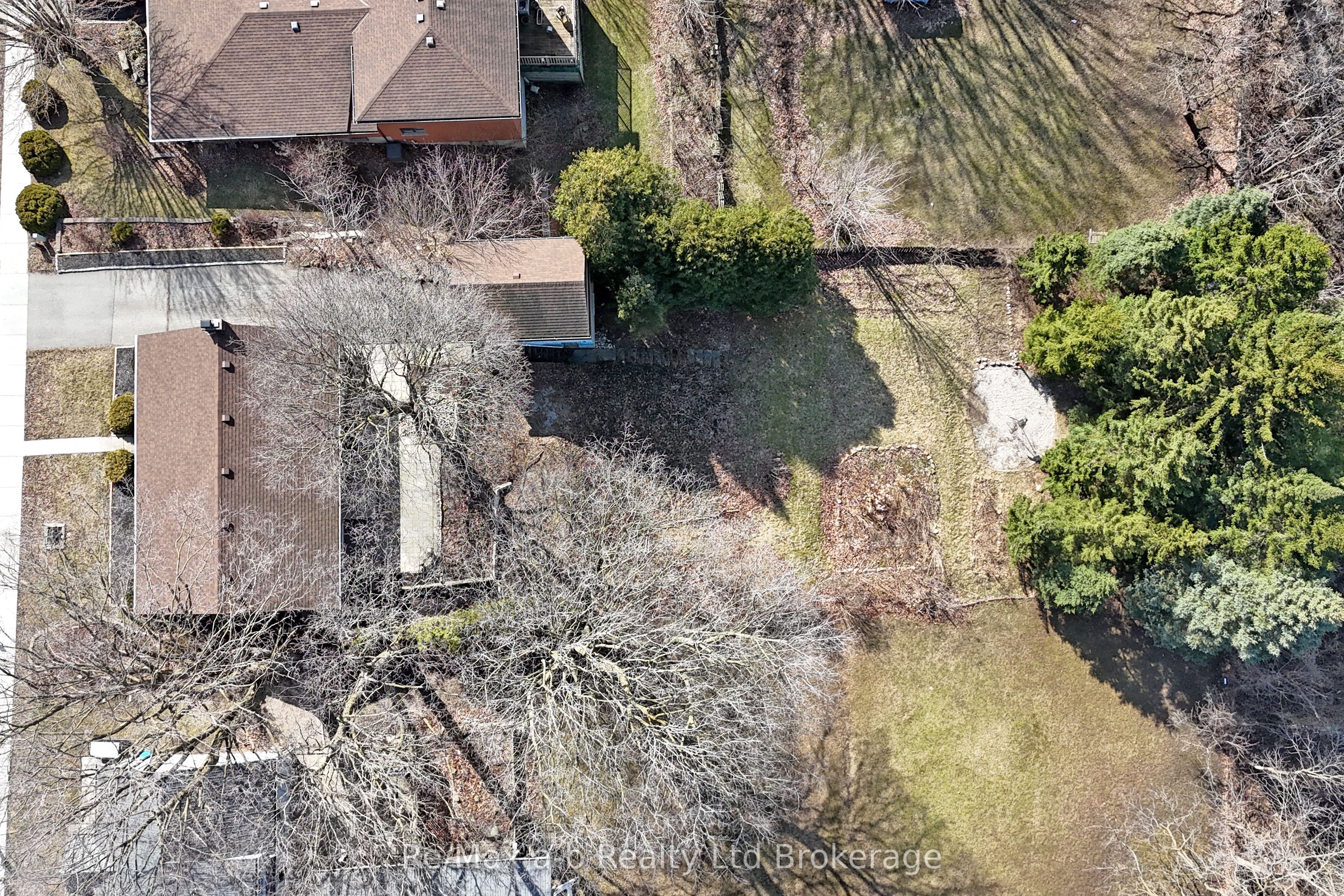 173 Park Row Property Photo 6