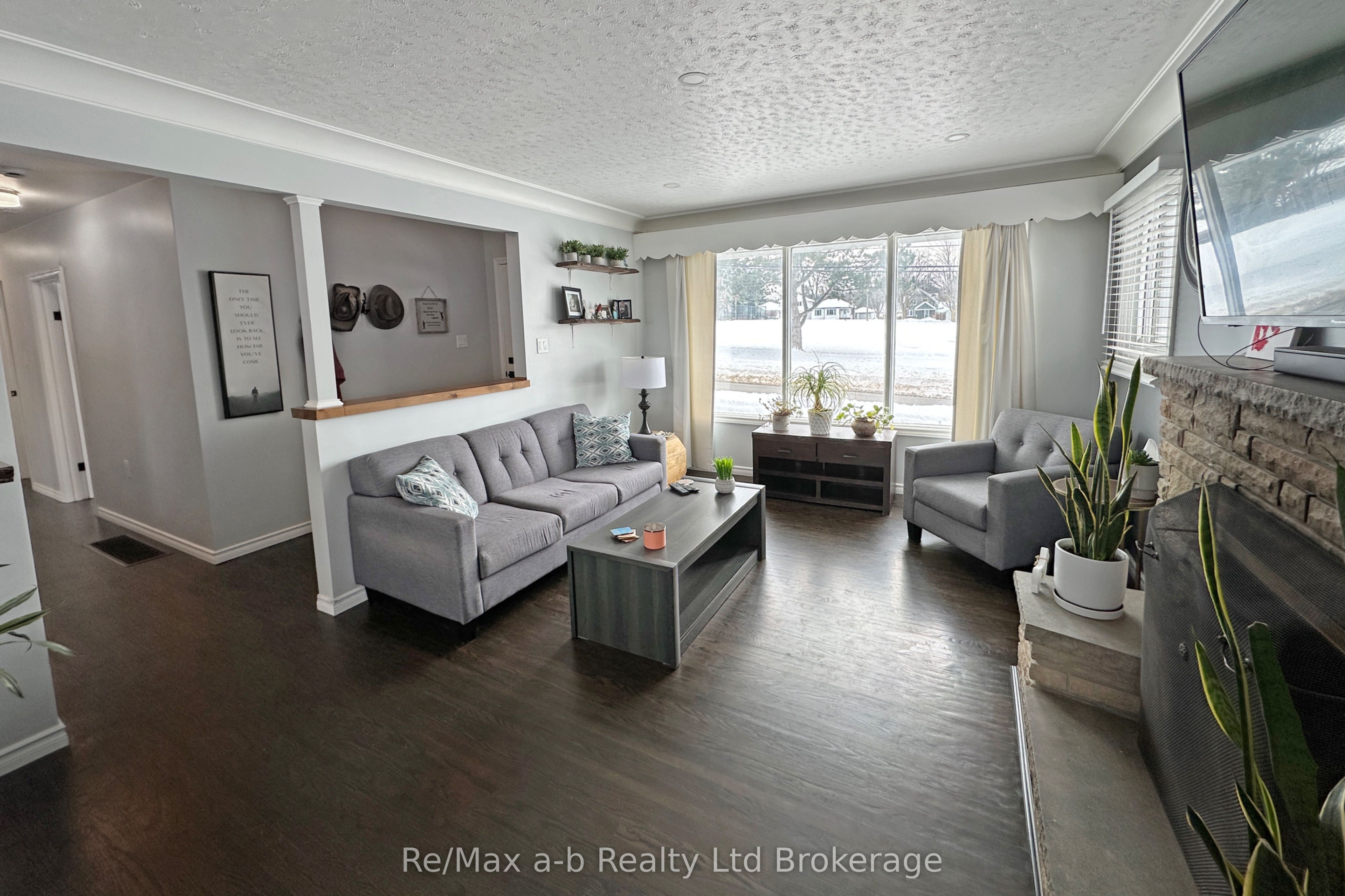 173 Park Row Property Photo 8