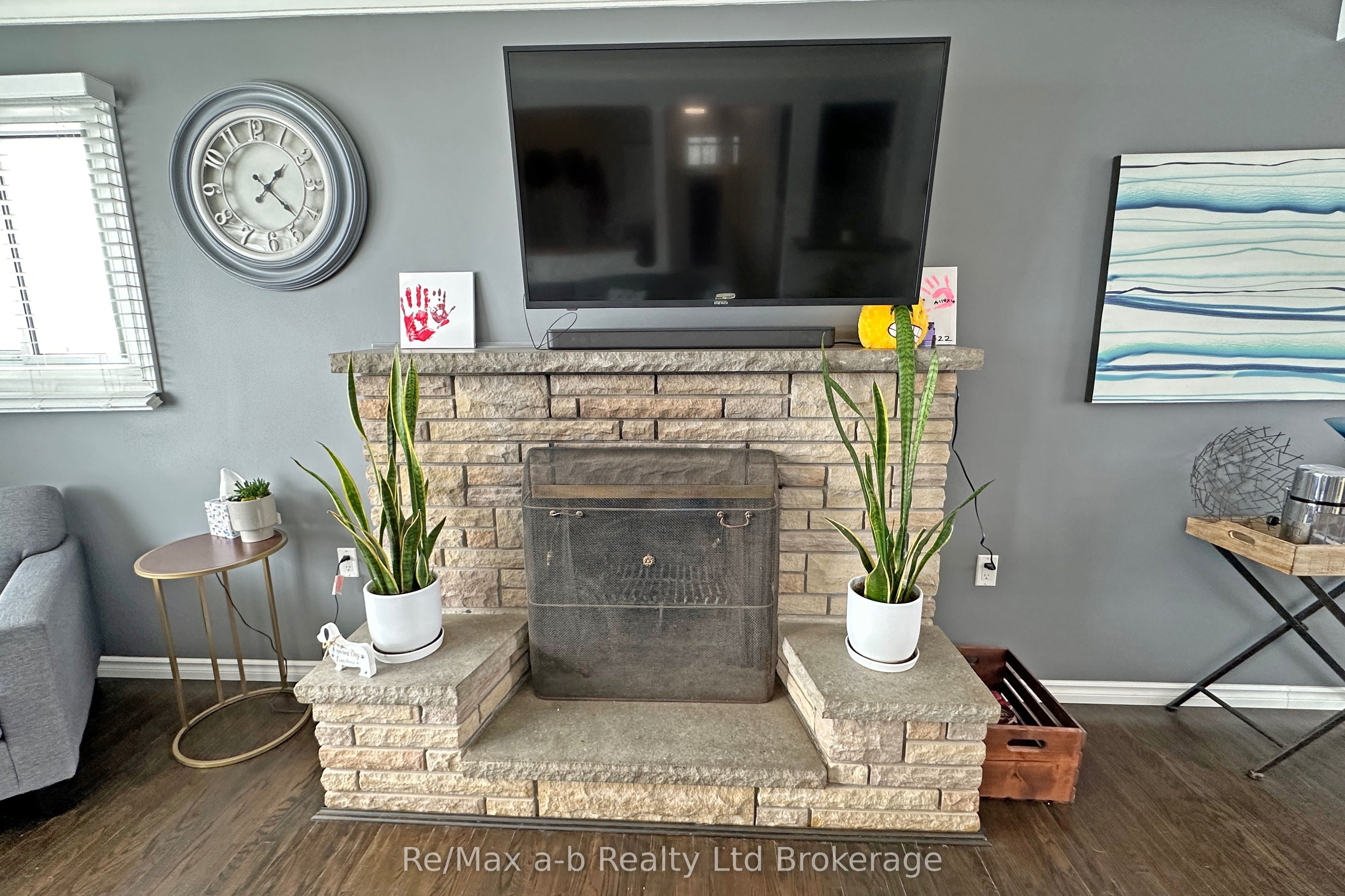 173 Park Row Property Photo 10