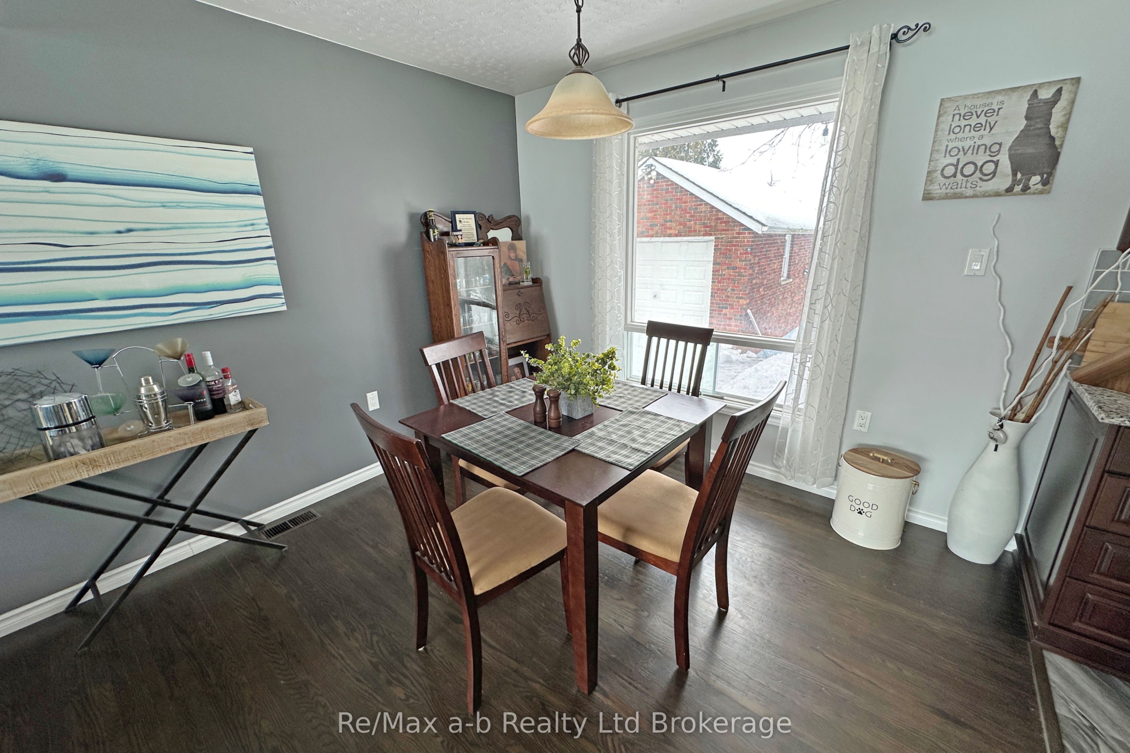 173 Park Row Property Photo 14