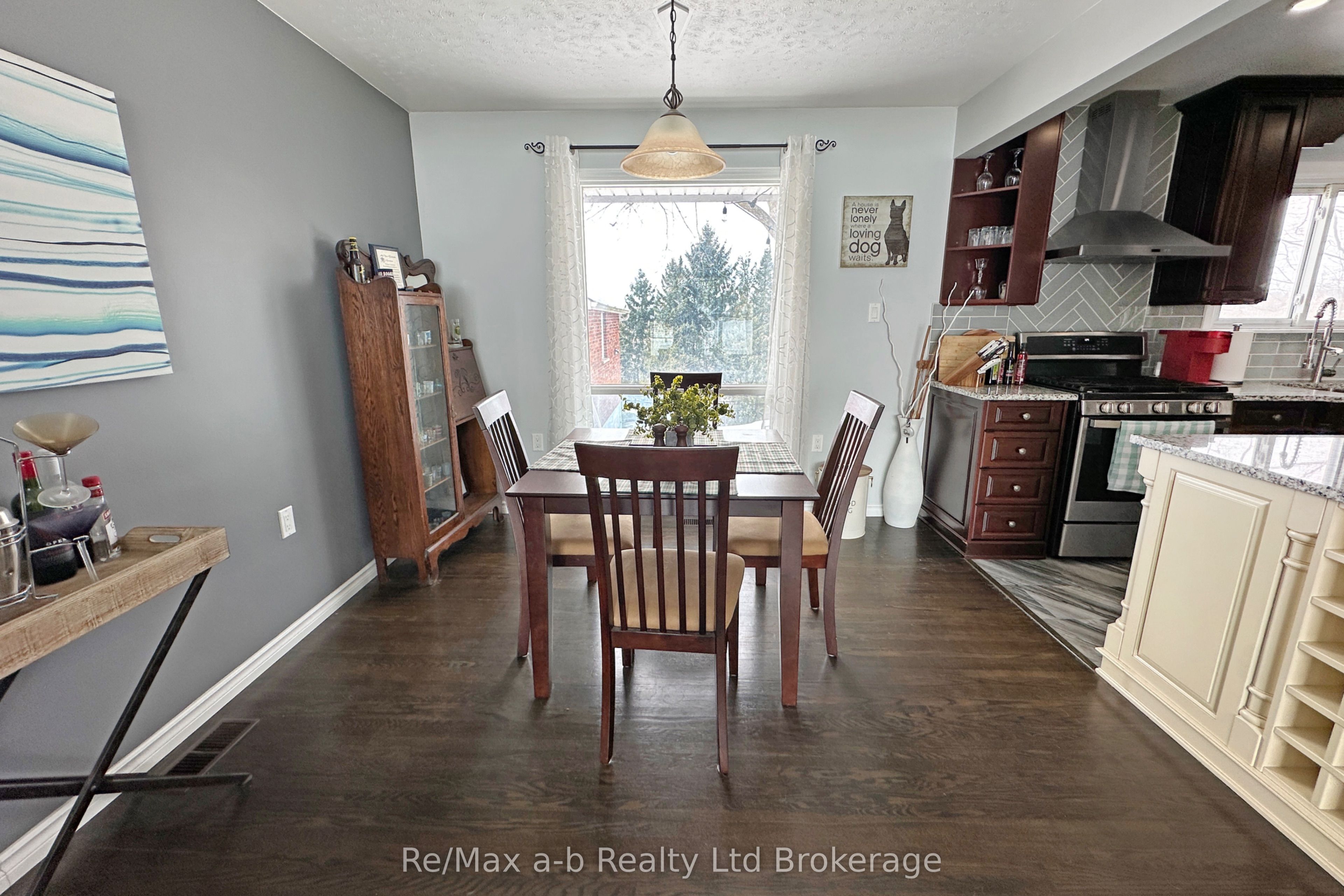173 Park Row Property Photo 15