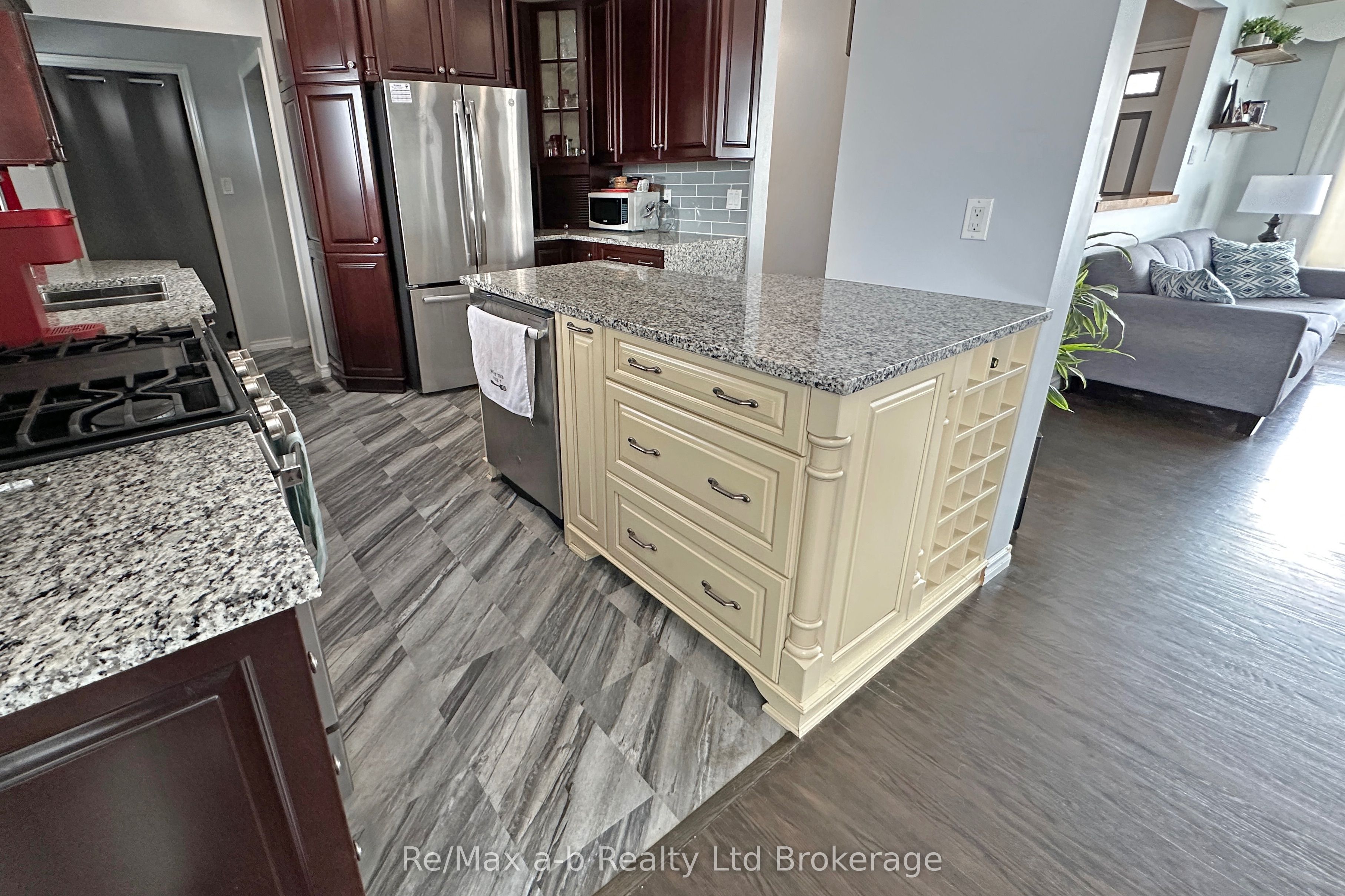 173 Park Row Property Photo 18