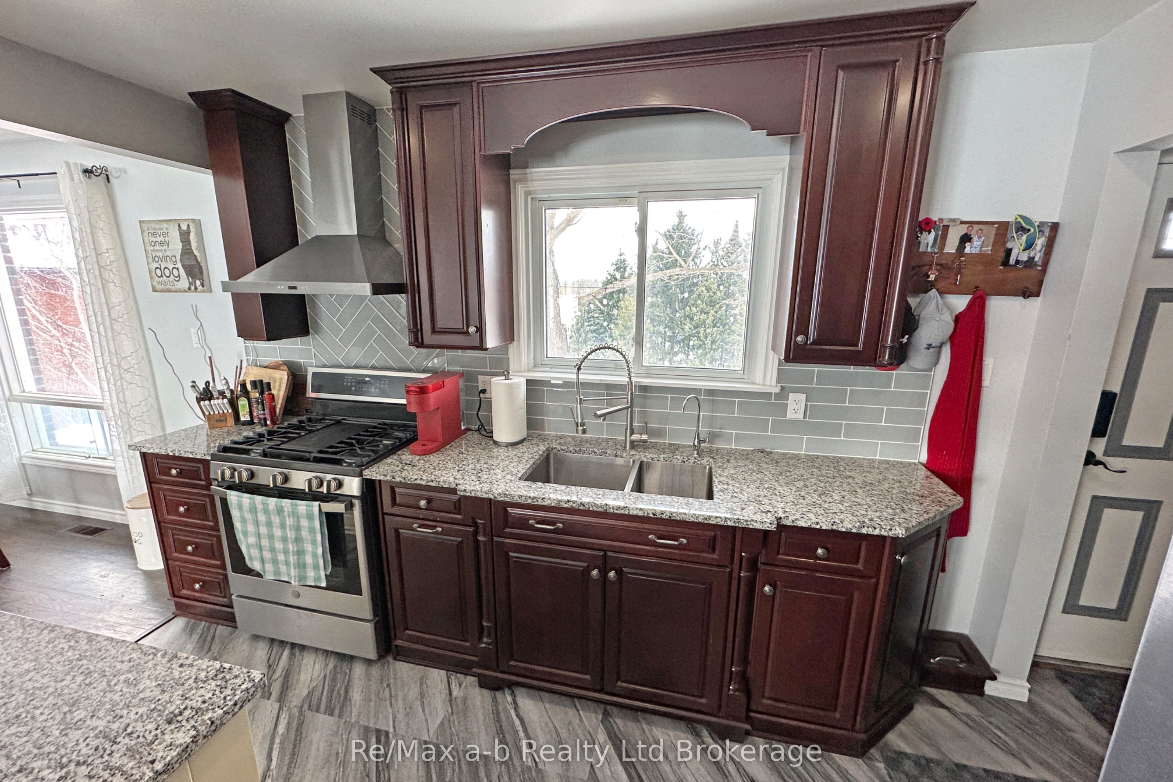 173 Park Row Property Photo 20