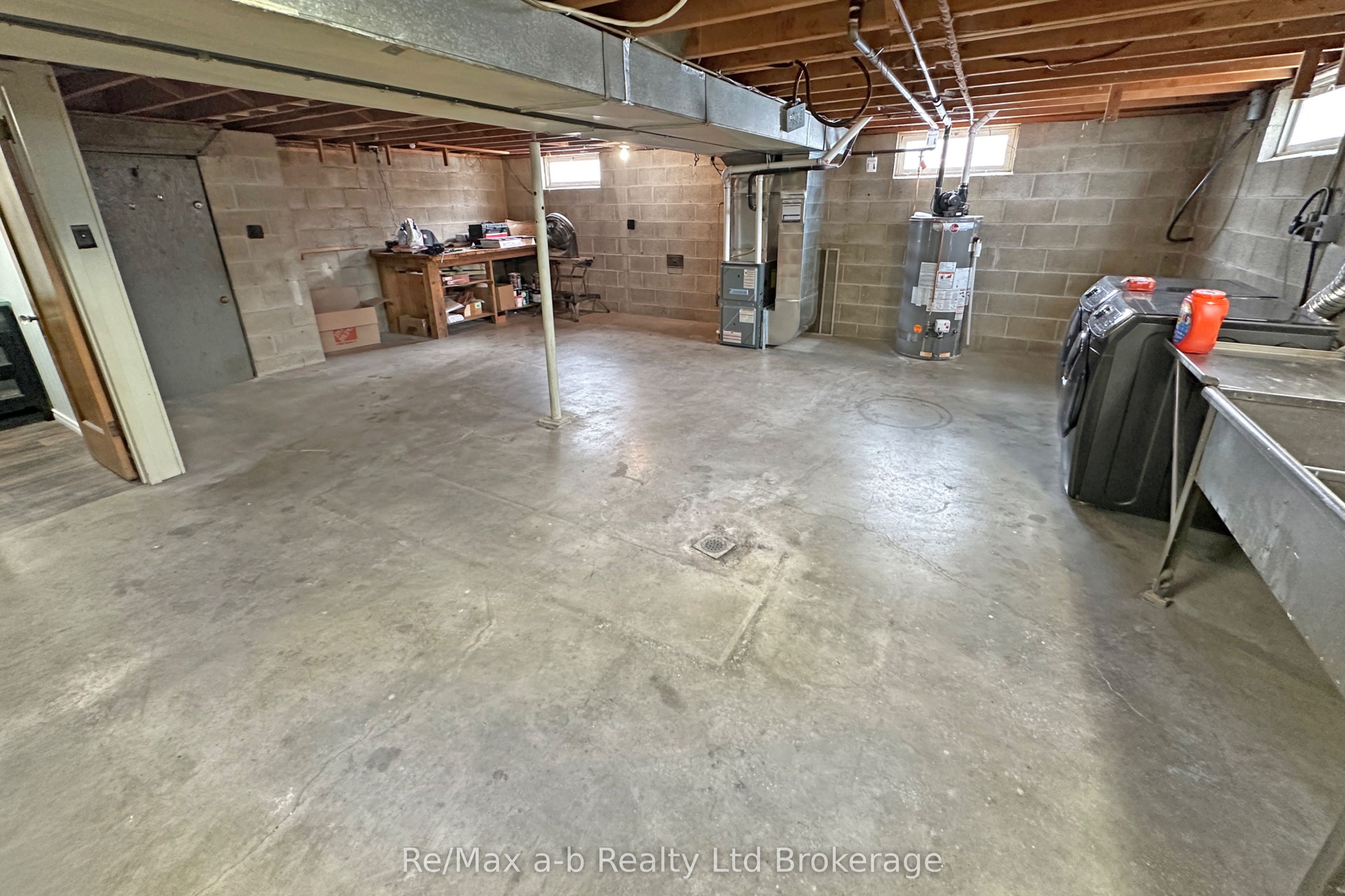 173 Park Row Property Photo 29