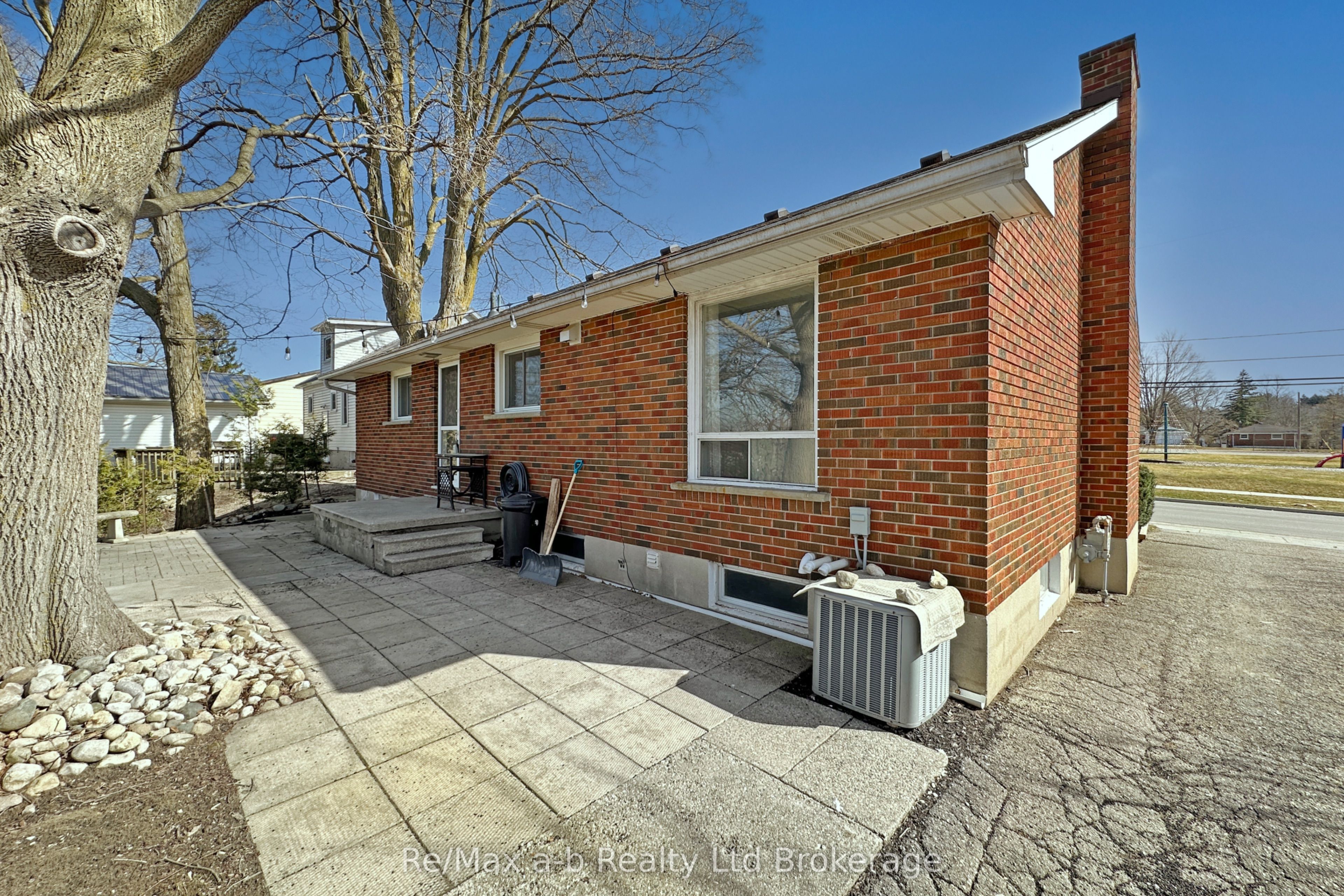 173 Park Row Property Photo 36