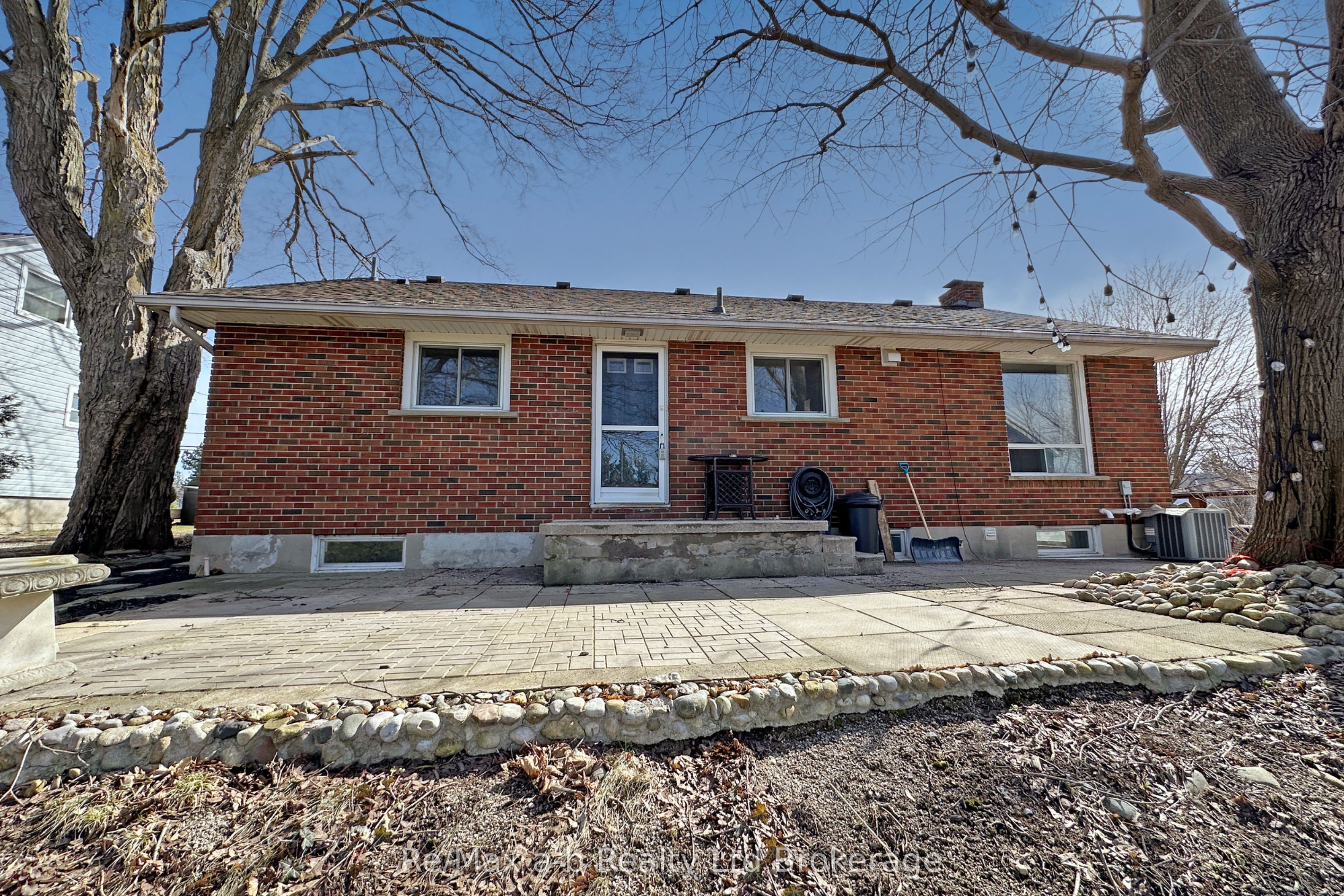 173 Park Row Property Photo 37