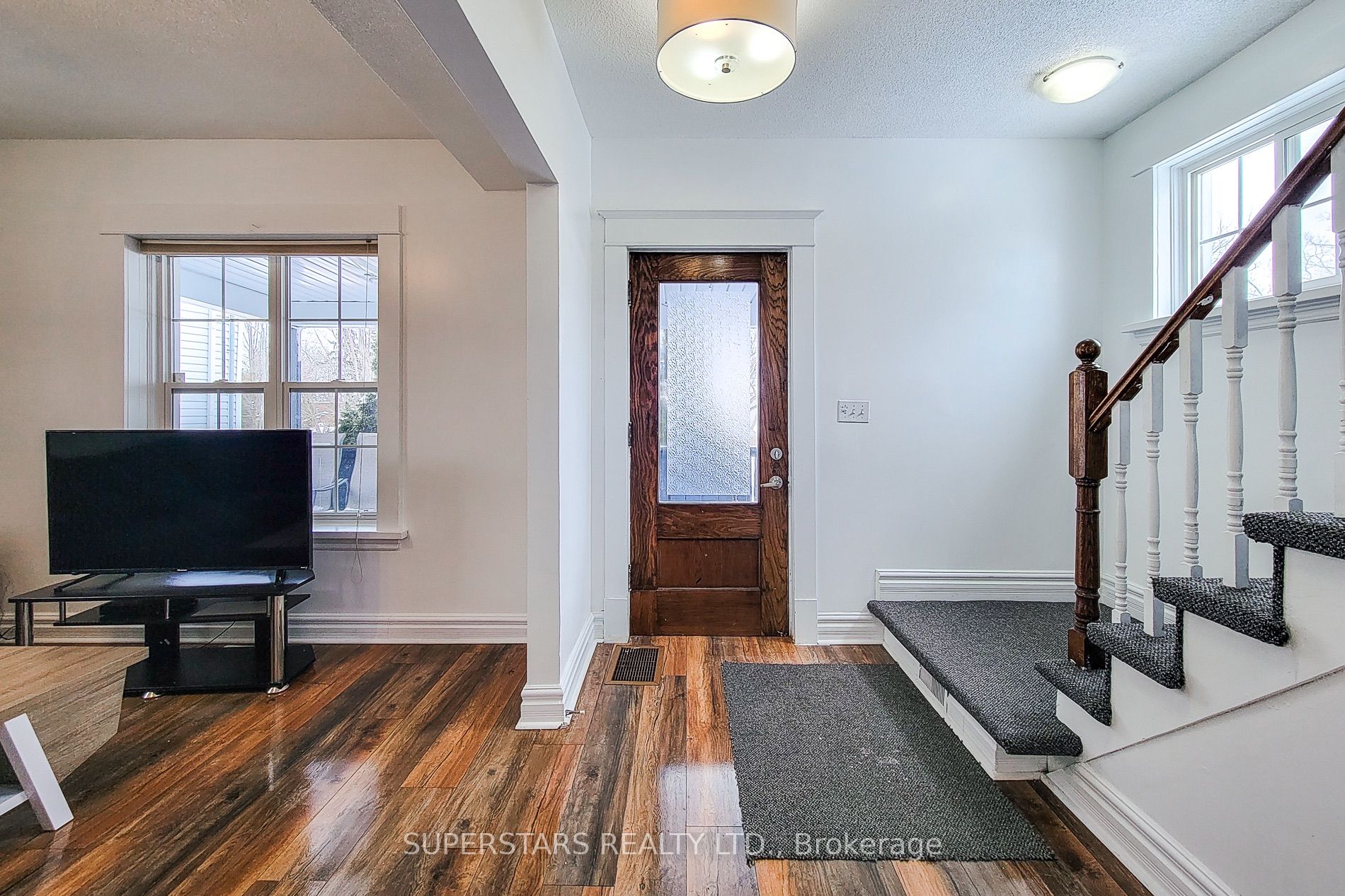 5463 Palmer Avenue Property Photo 6