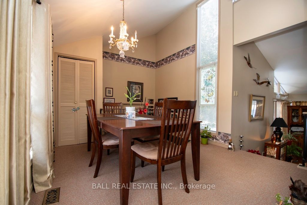 2187 Dunford Road Property Photo 7
