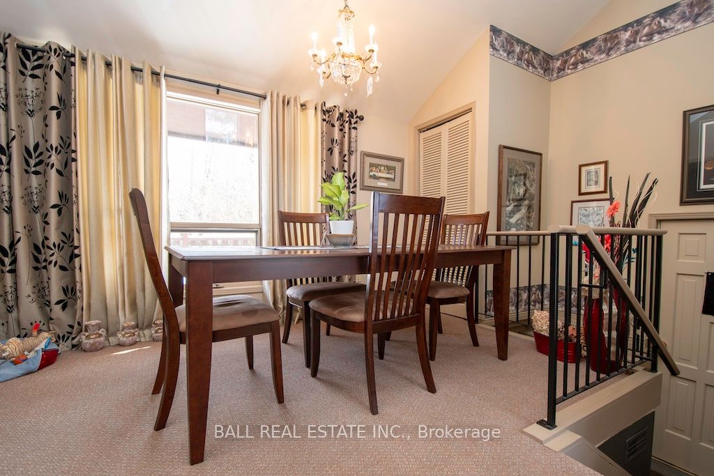 2187 Dunford Road Property Photo 8