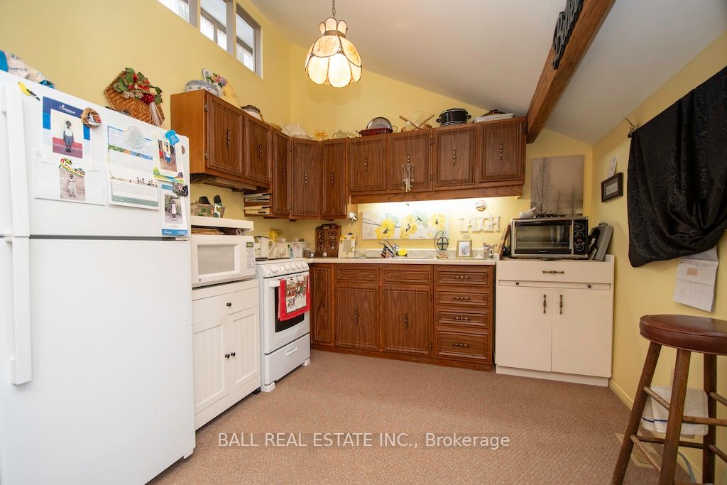 2187 Dunford Road Property Photo 9