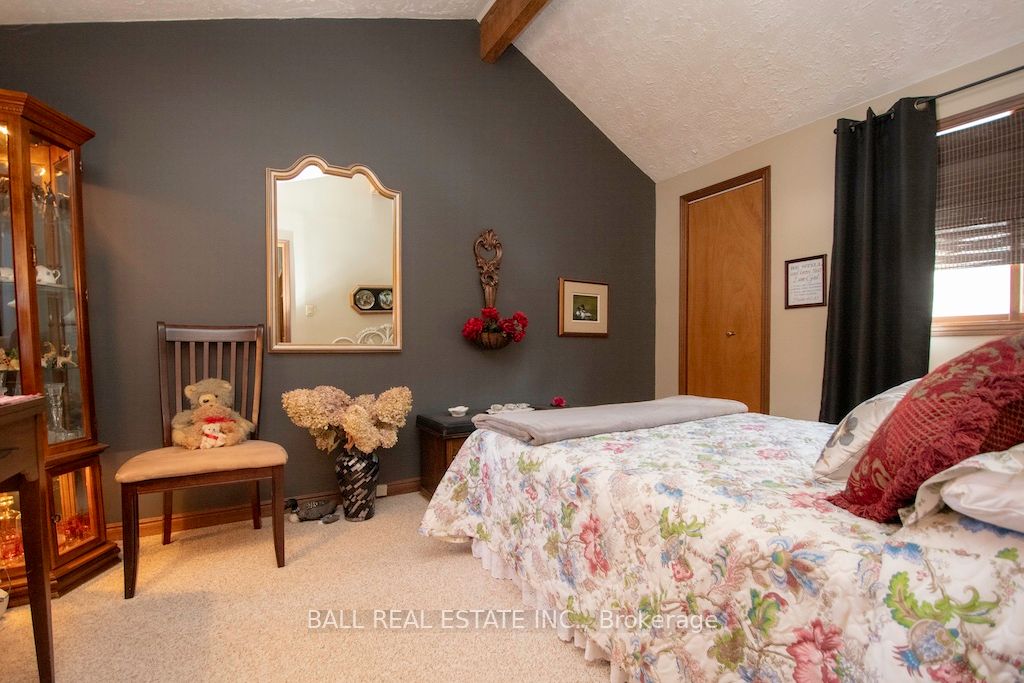 2187 Dunford Road Property Photo 10