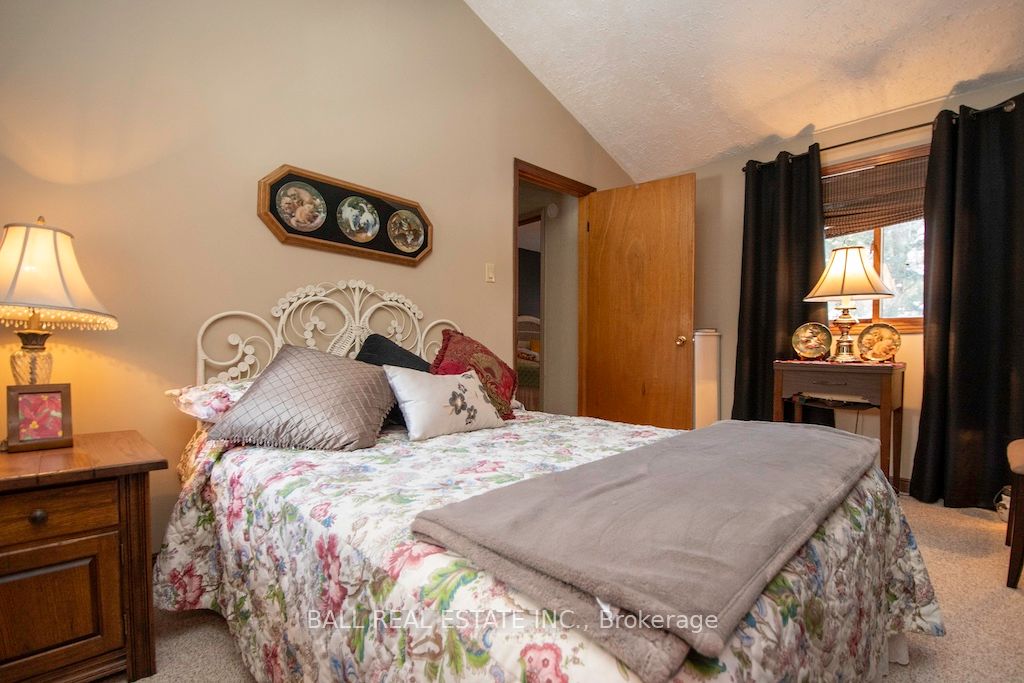 2187 Dunford Road Property Photo 11