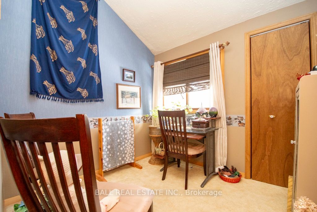 2187 Dunford Road Property Photo 13