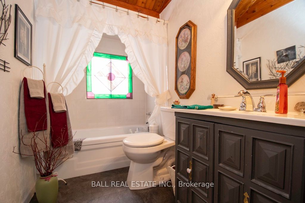 2187 Dunford Road Property Photo 16
