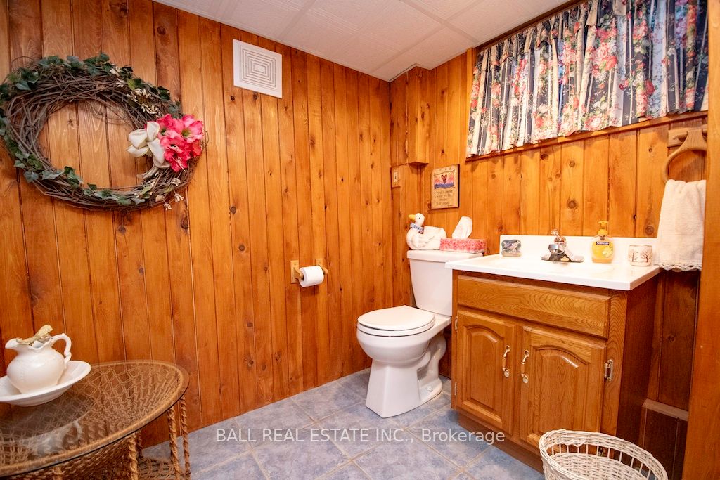 2187 Dunford Road Property Photo 17