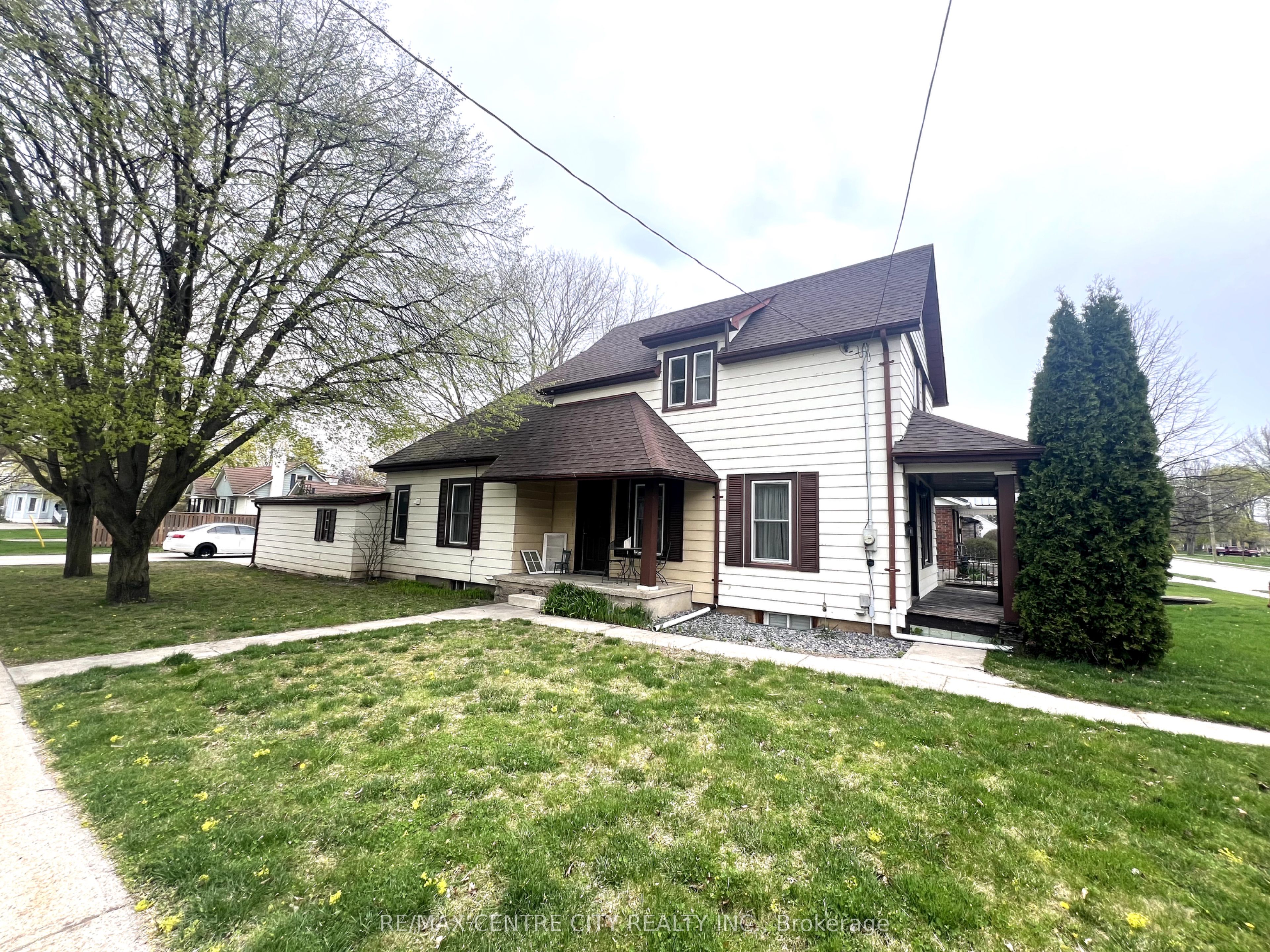 24 Fourth Avenue Property Photo