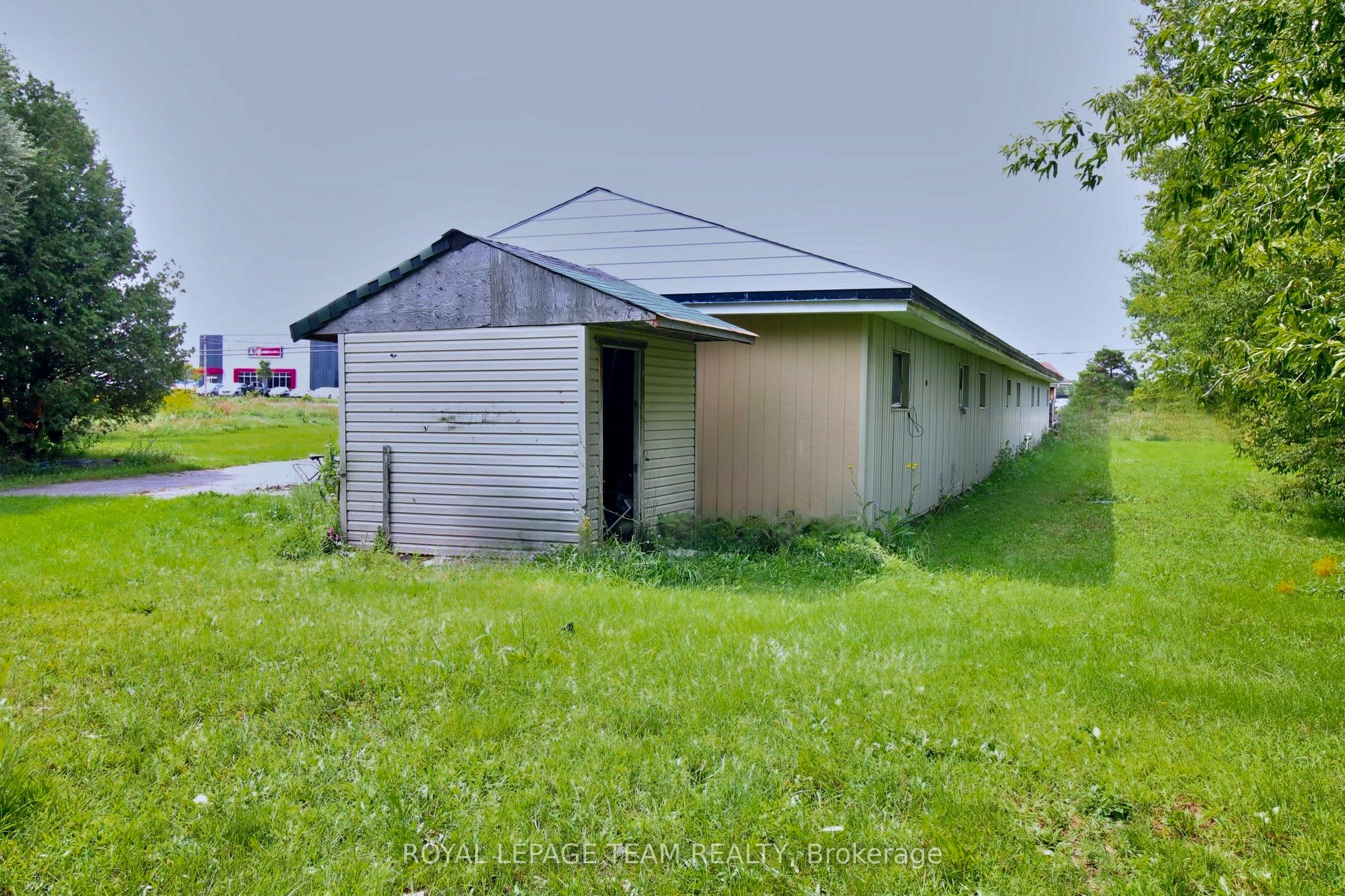 6637 Bank Street Property Photo 2