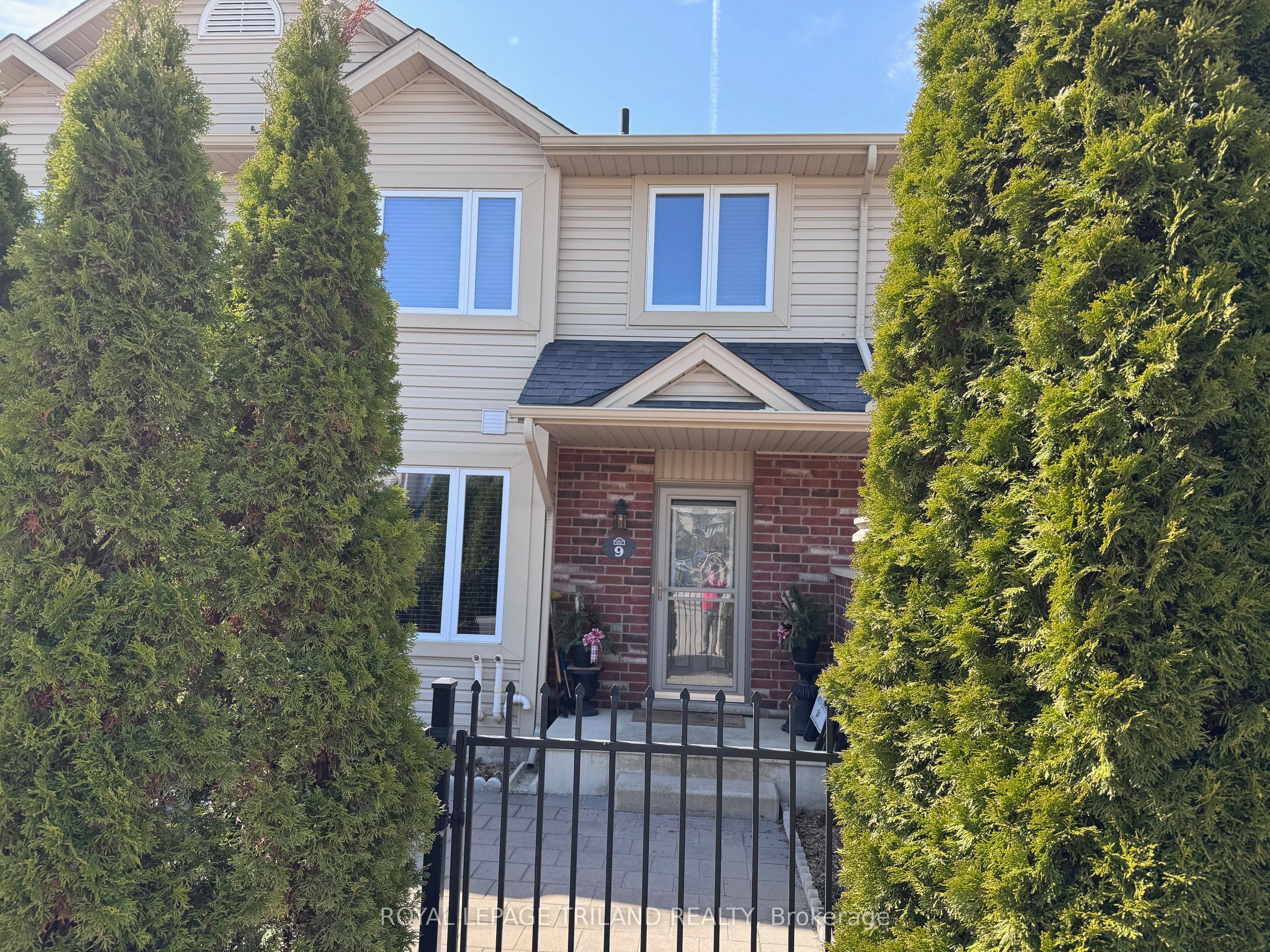 #9 - 1625 Purser Street Property Photo 1